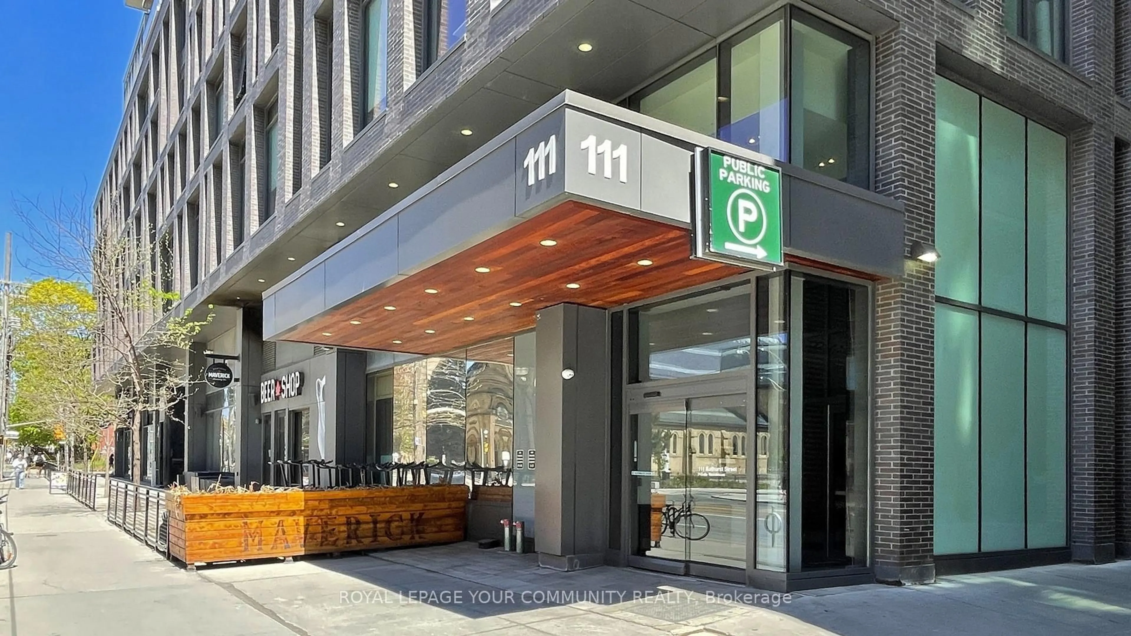 Patio, street for 111 Bathurst St #314, Toronto Ontario M5V 0M9