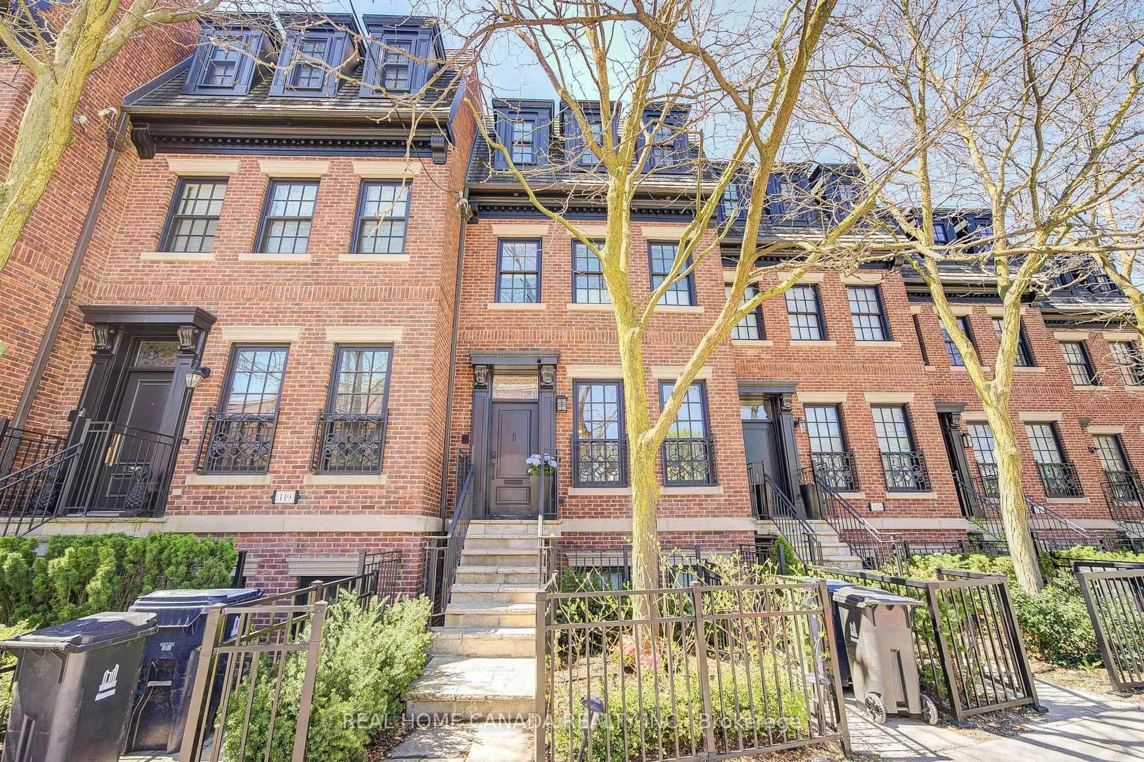 Home with brick exterior material, street for 121 Davenport Rd, Toronto Ontario M5R 1H8