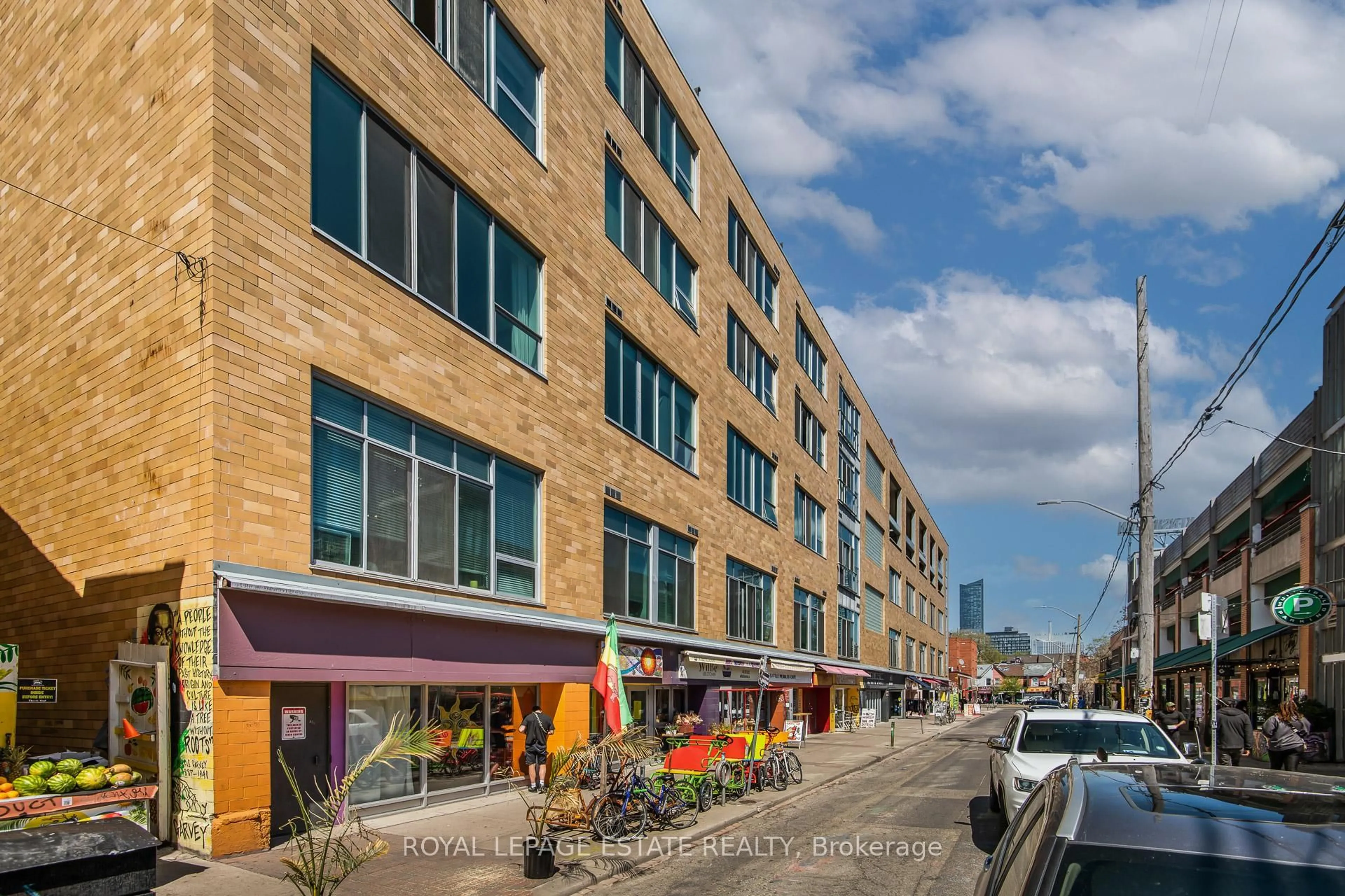 Patio, street for 160 Baldwin St #301, Toronto Ontario M5T 3K7