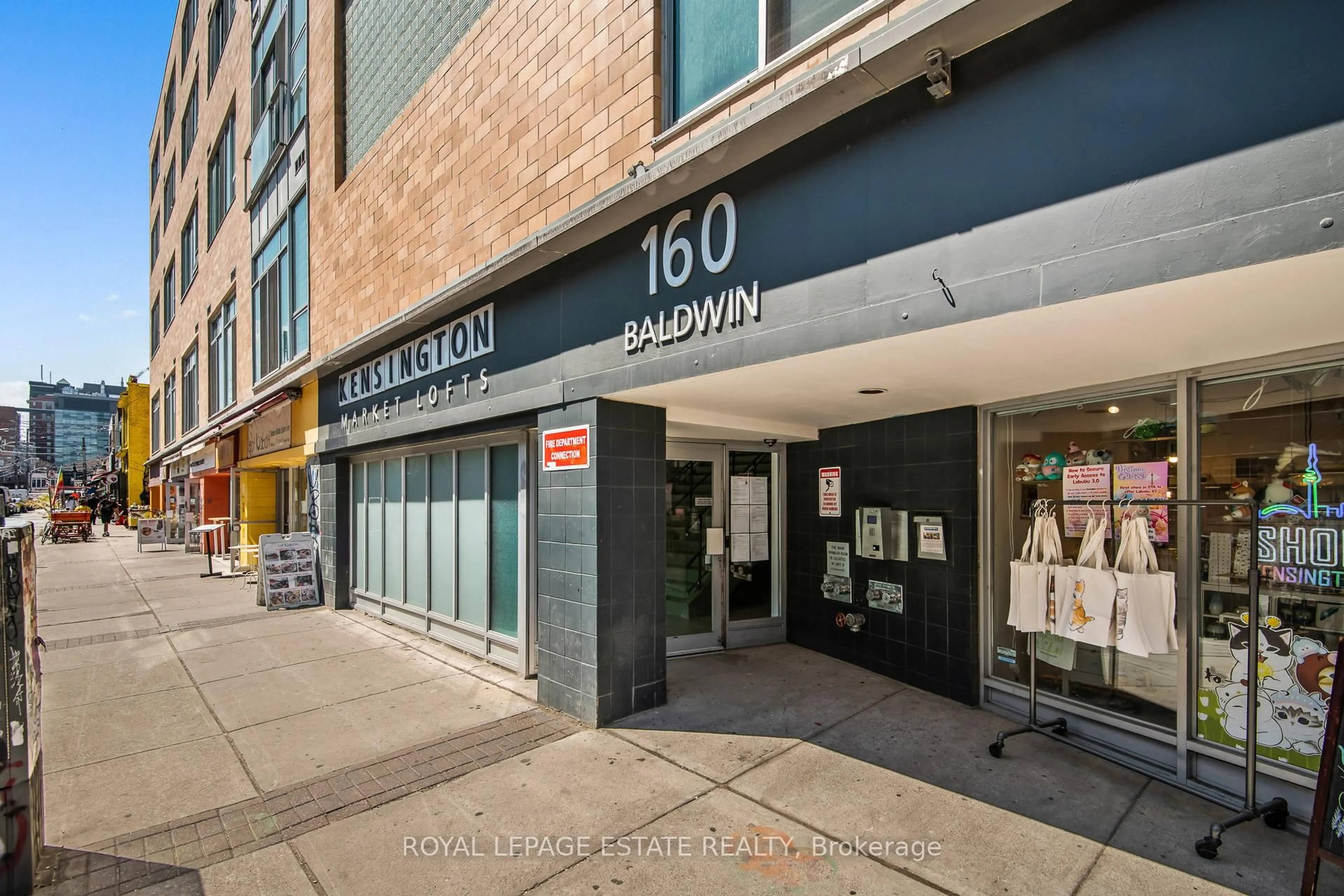Indoor foyer for 160 Baldwin St #301, Toronto Ontario M5T 3K7