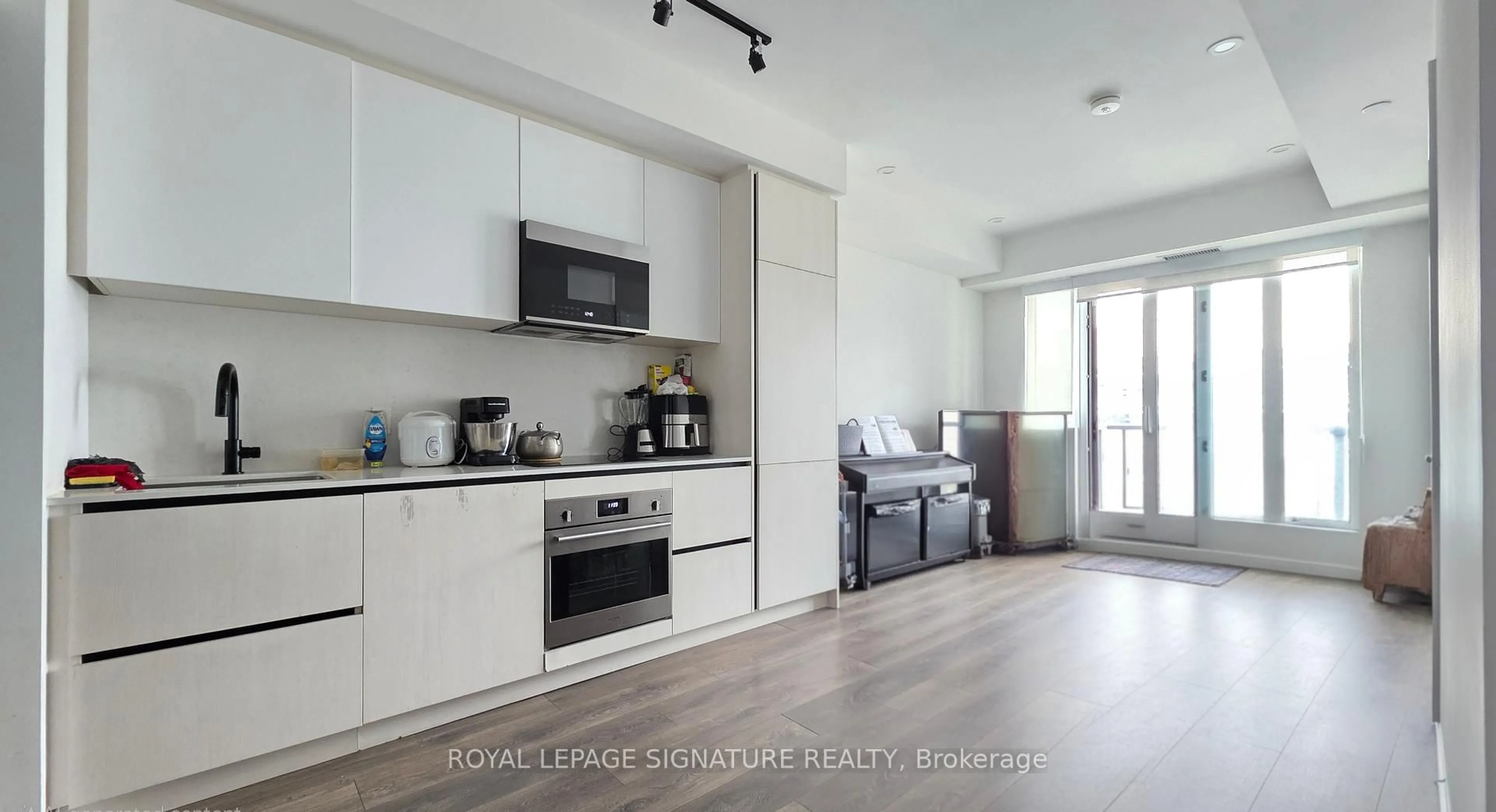 Unknown for 108 Peter St #2101, Toronto Ontario M5V 0W2