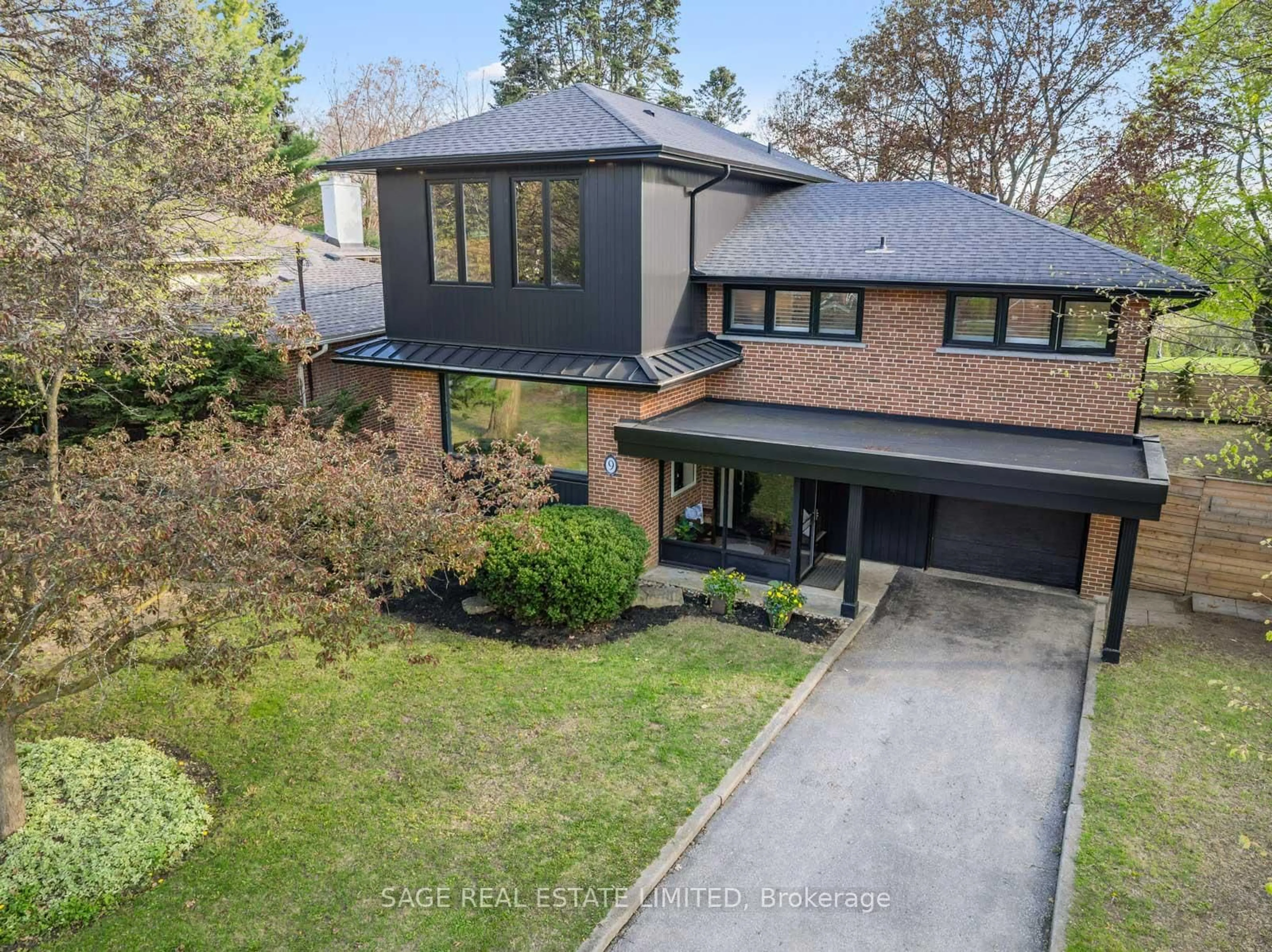 A pic from outside/outdoor area/front of a property/back of a property/a pic from drone, street for 9 Lionel Heights Cres, Toronto Ontario M3A 1L8
