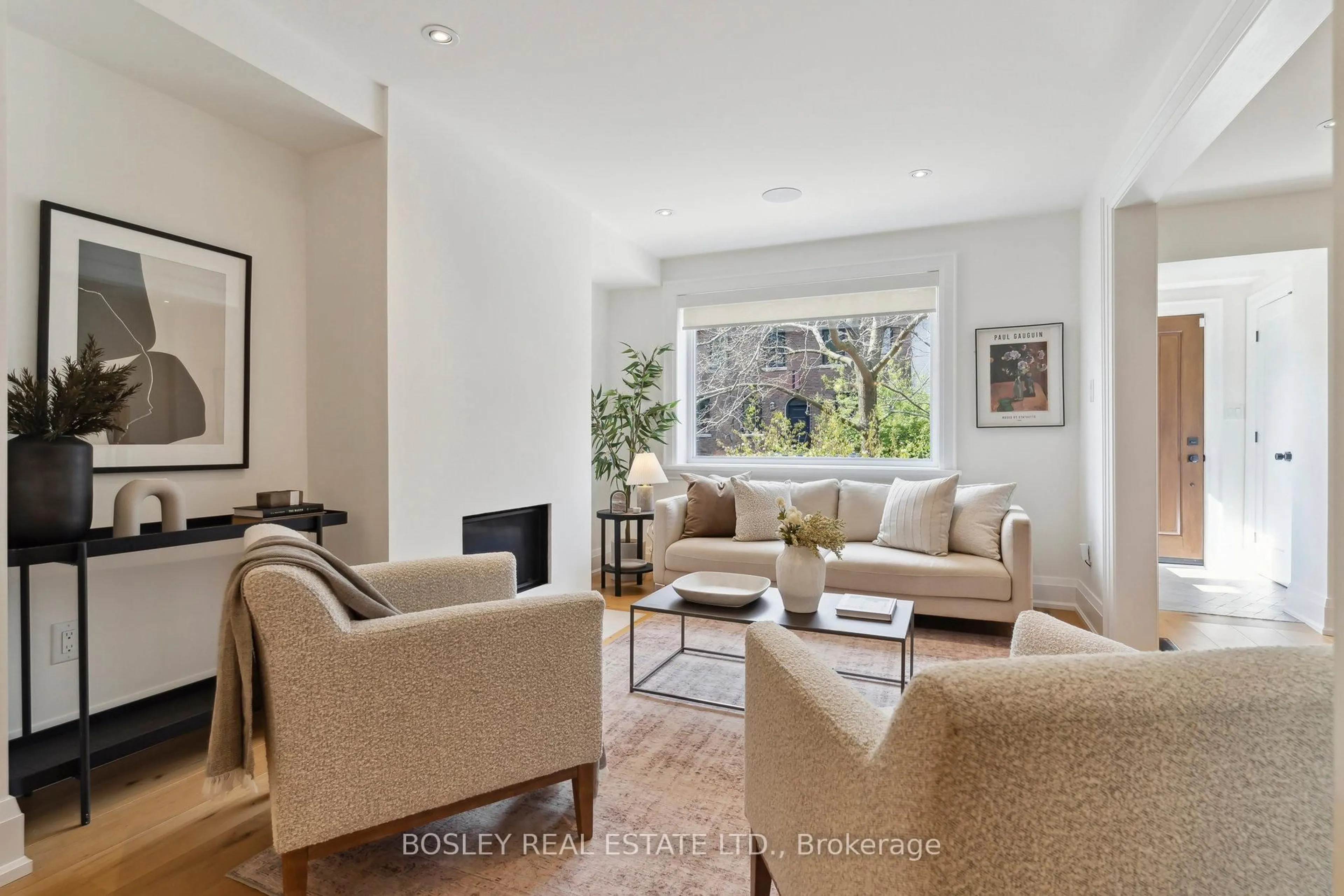 Living room with furniture, unknown for 393 Summerhill Ave, Toronto Ontario M4W 2E3