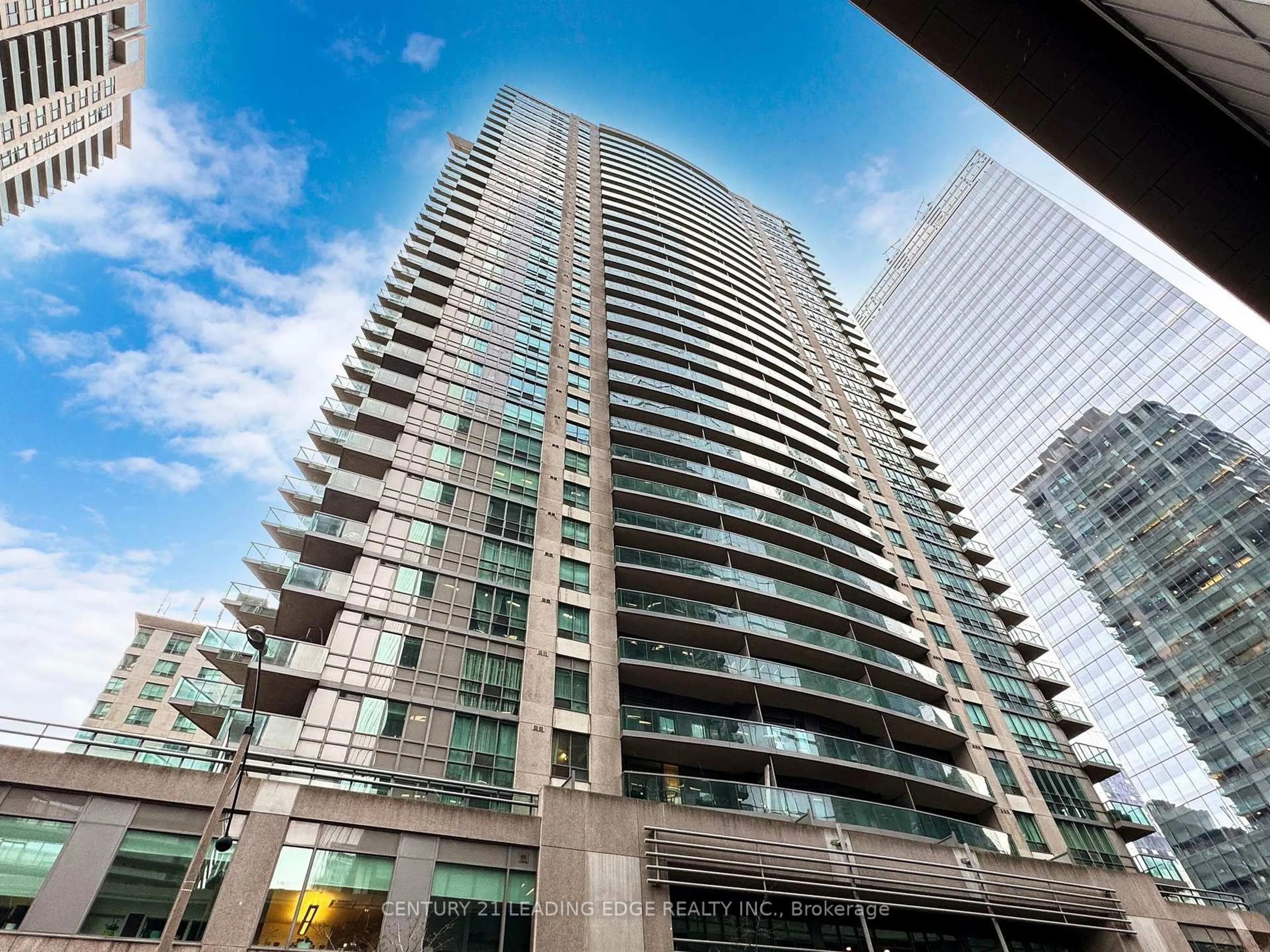Indoor foyer for 30 Grand Trunk Cres #3503, Toronto Ontario M5J 3A4