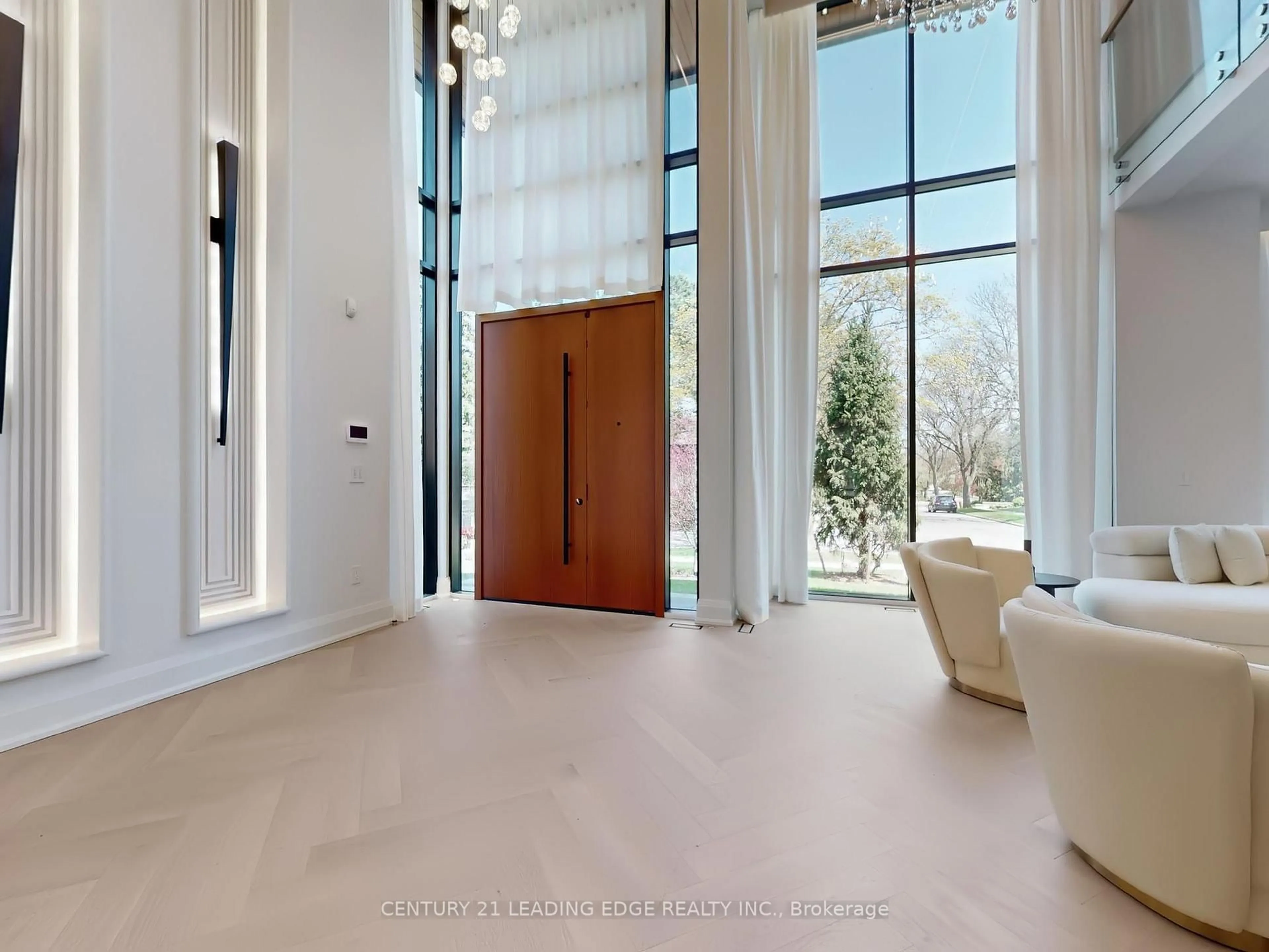 Indoor entryway for 8 Balding Crt, Toronto Ontario M2P 1Y7