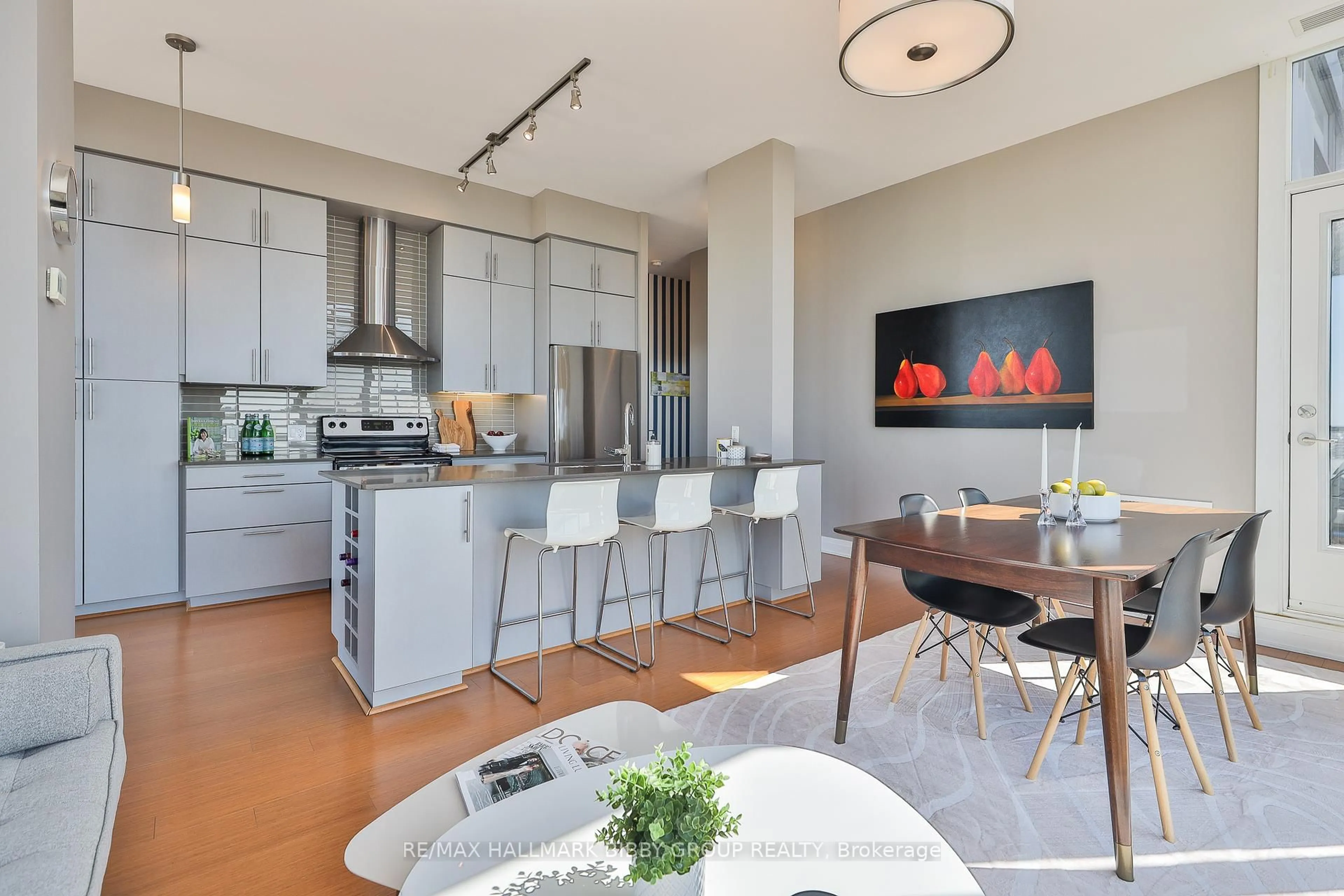Open concept kitchen, unknown for 530 St Clair Ave #PH06, Toronto Ontario M6C 0A2