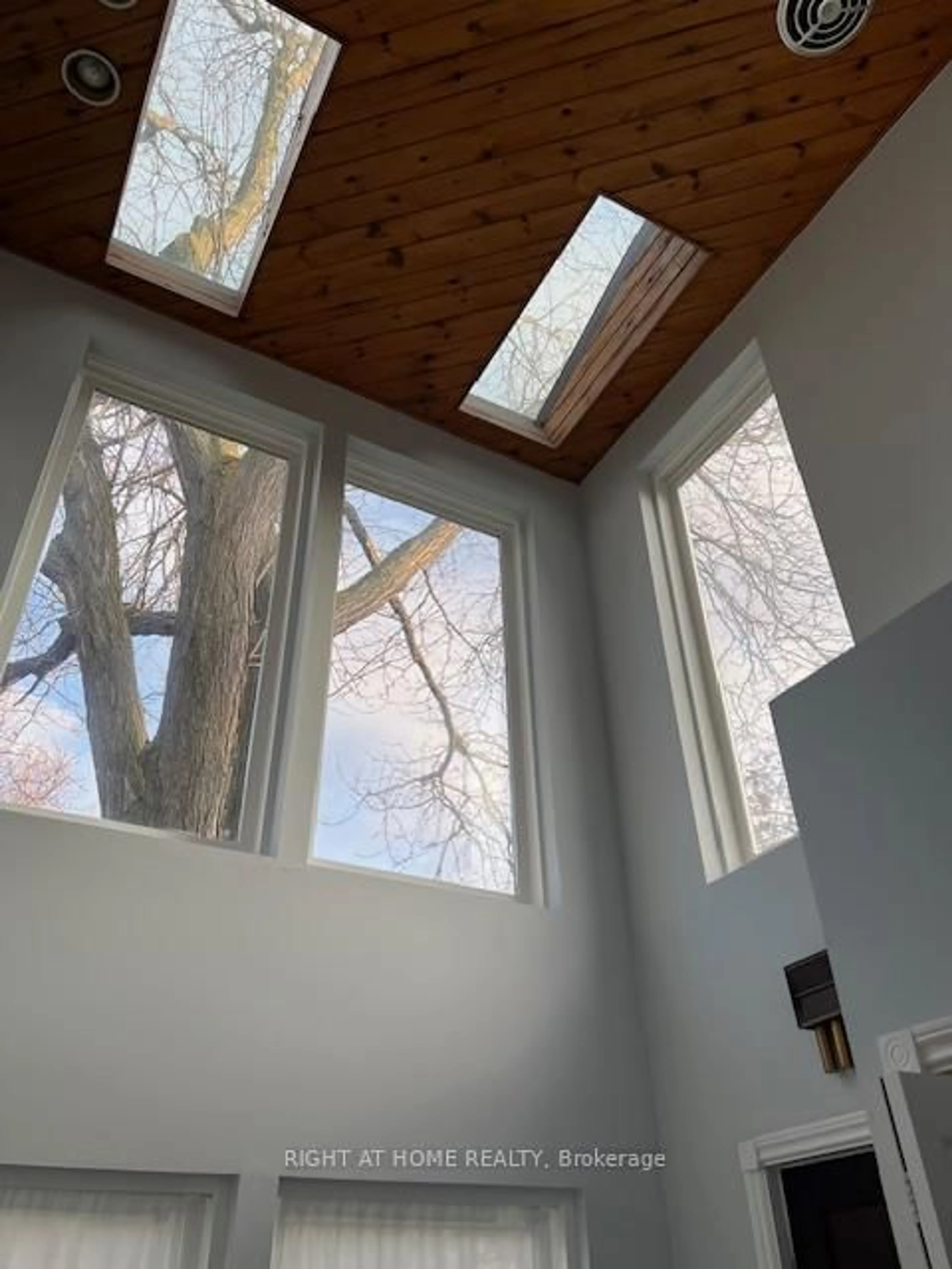 A pic of a room for 144 Wedgewood Dr, Toronto Ontario M2M 2H7