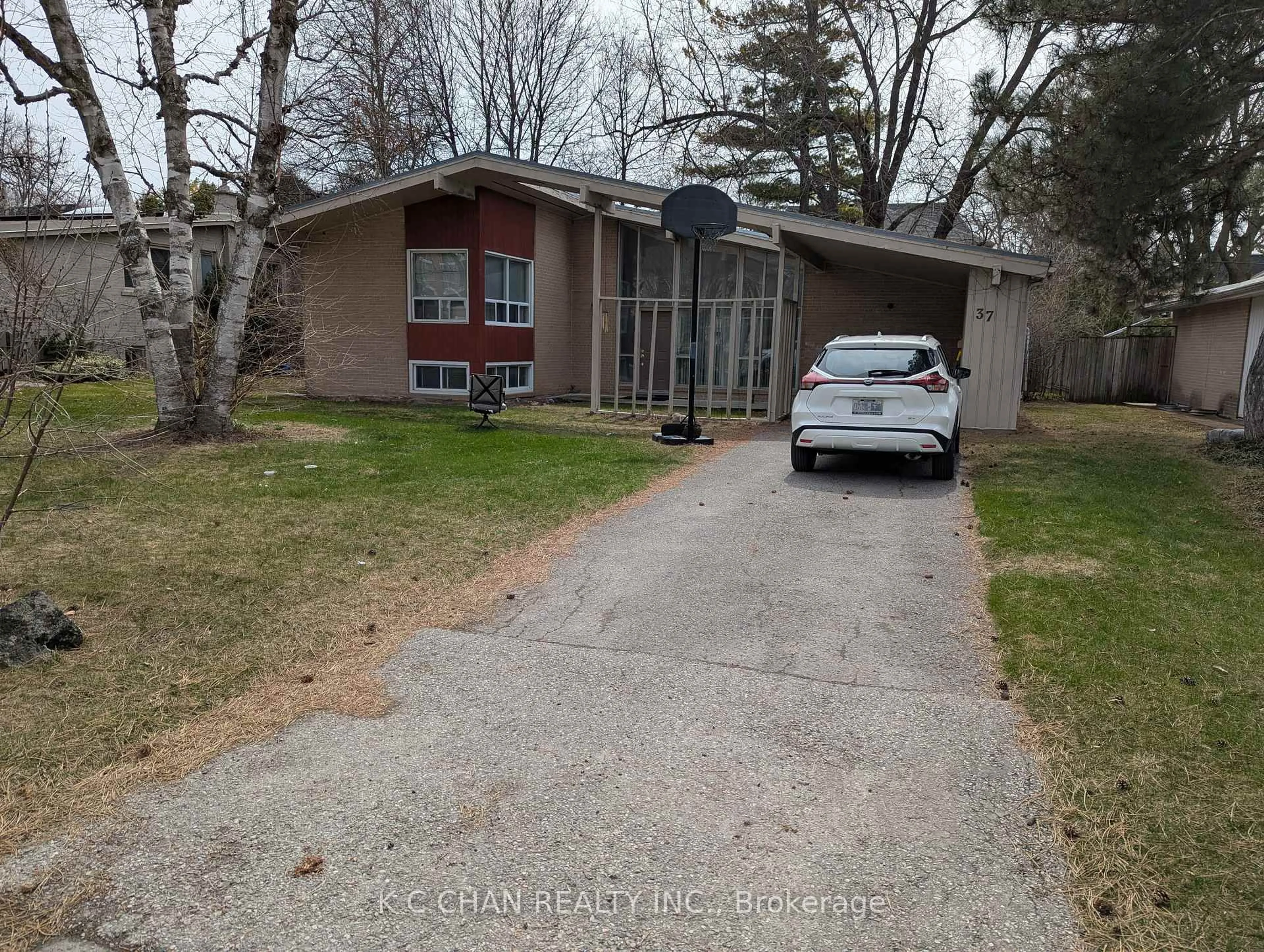 Unknown for 37 Grangemill Cres, Toronto Ontario M3B 2J3