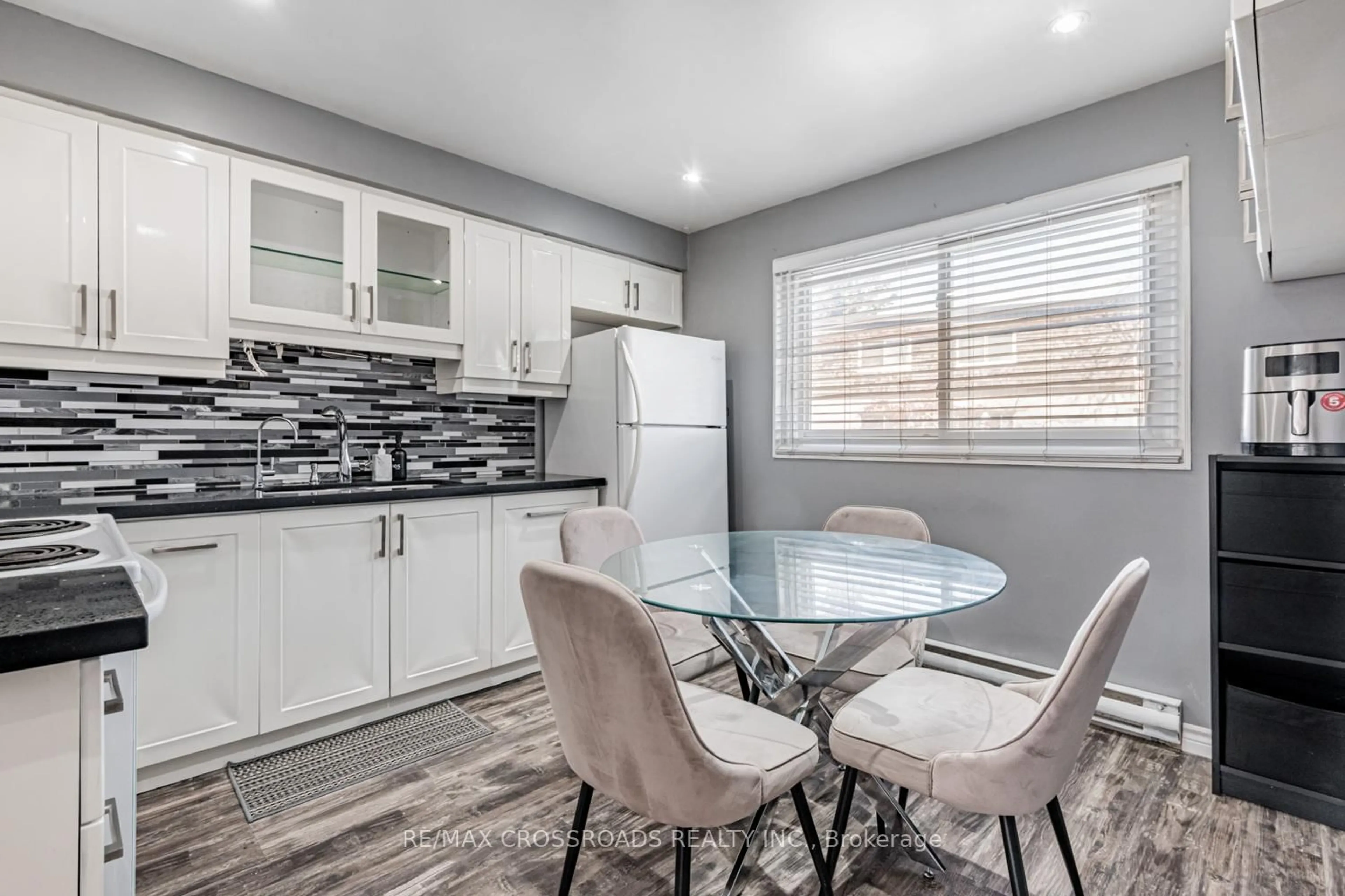 Open concept kitchen, unknown for 43 Courville Coachway Way #70, Toronto Ontario M2J 3V6