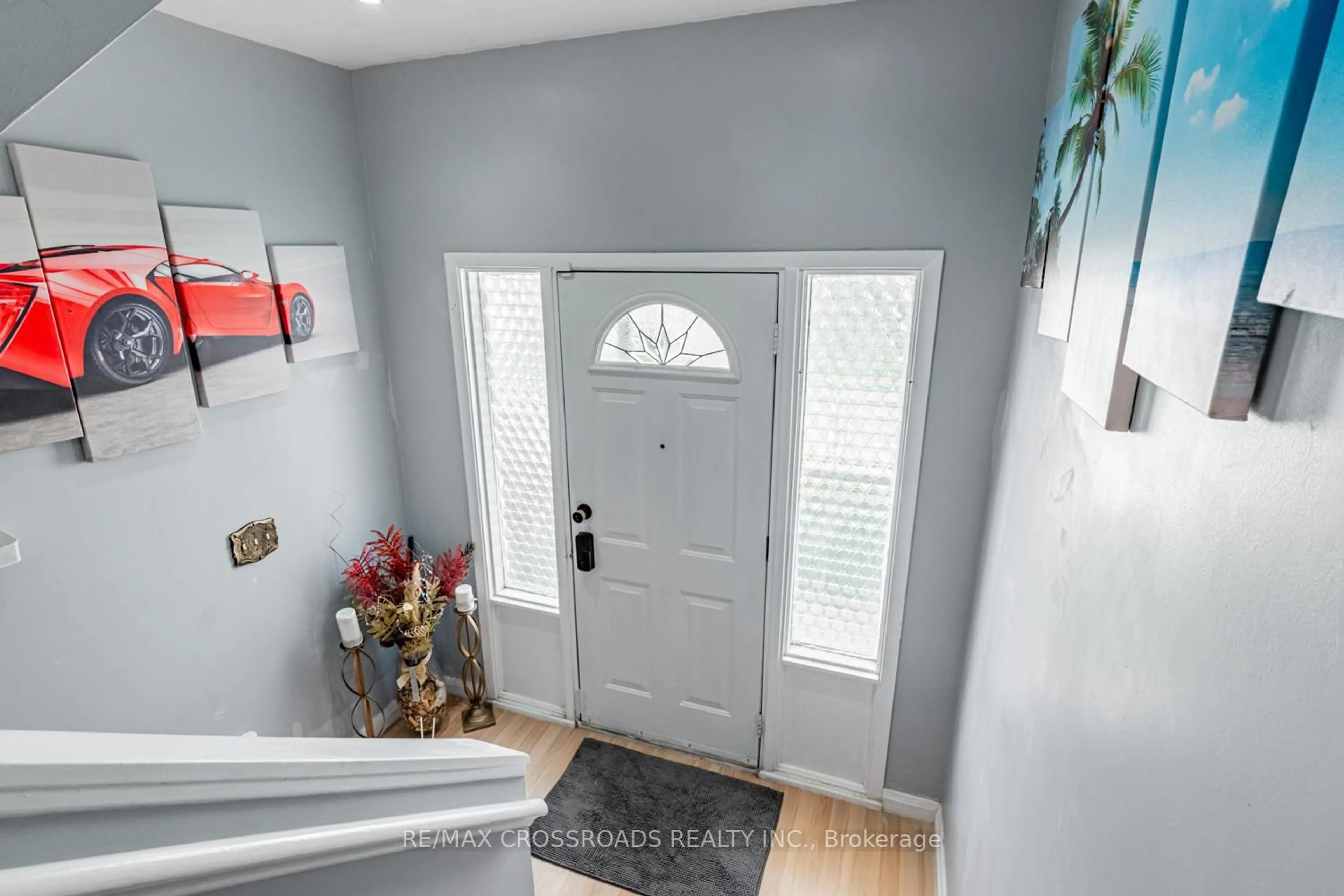 Indoor entryway for 43 Courville Coachway Way #70, Toronto Ontario M2J 3V6