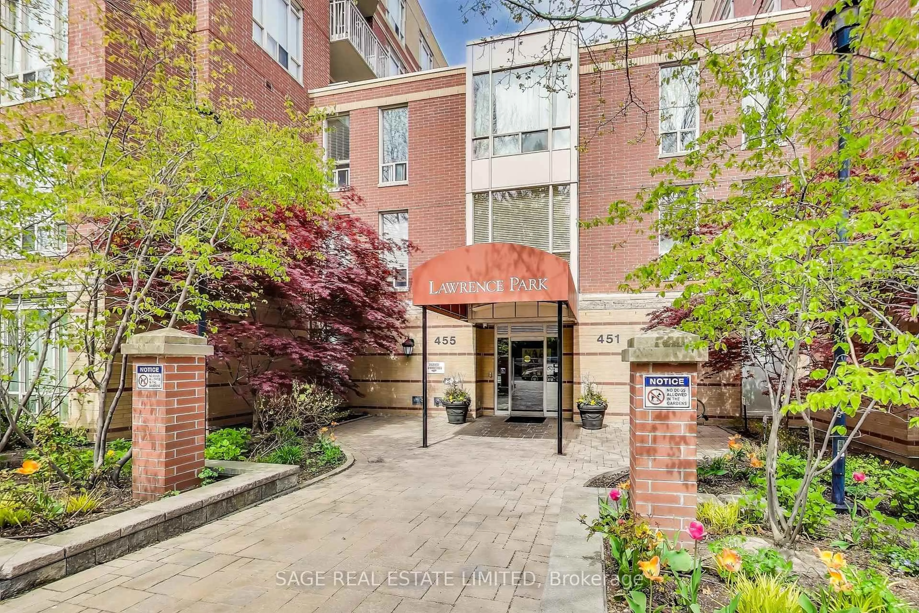 Indoor foyer for 455 Rosewell Ave #610, Toronto Ontario M4R 2H9