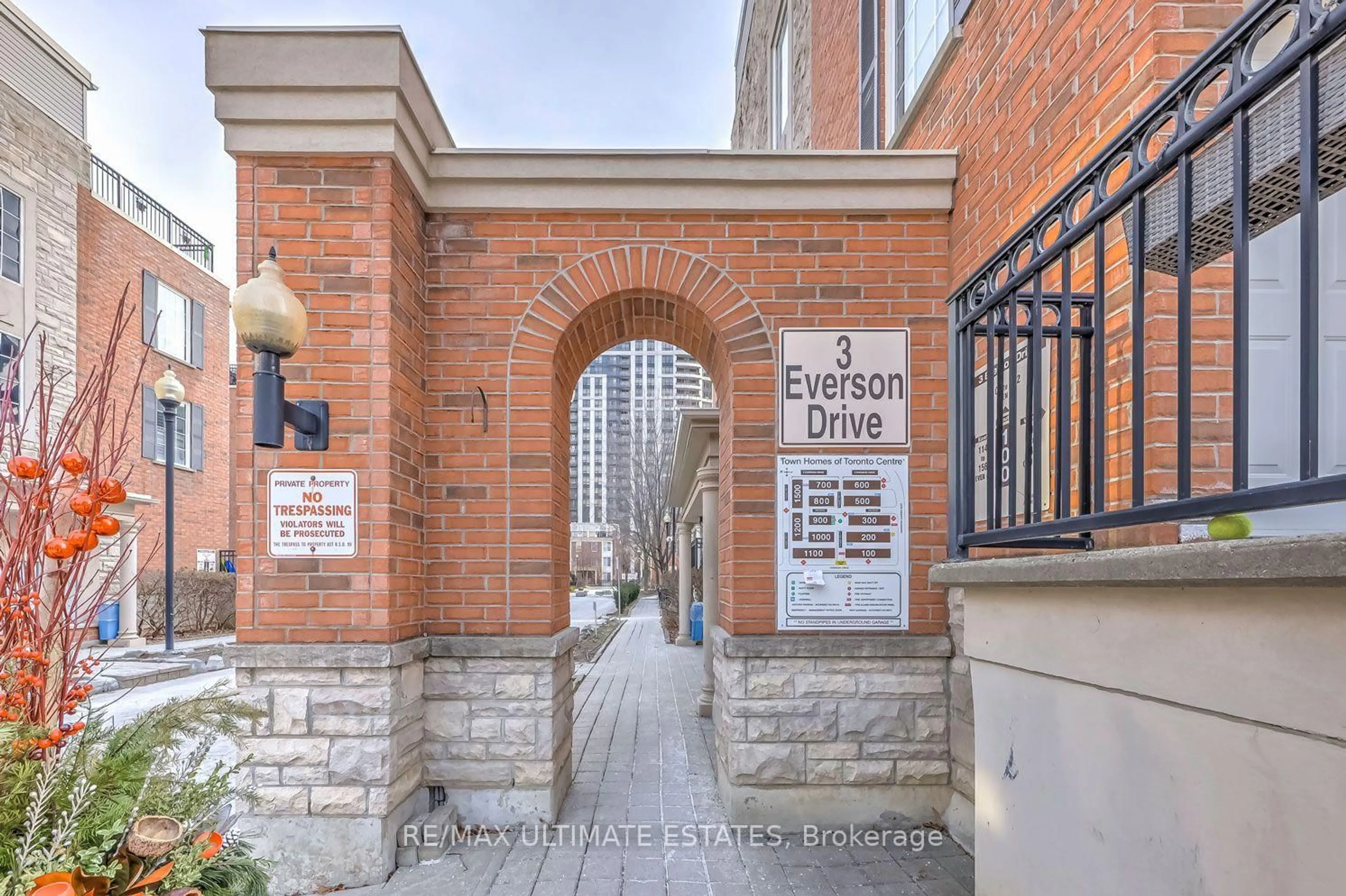Indoor entryway for 3 Everson Dr #643, Toronto Ontario M2N 7C2