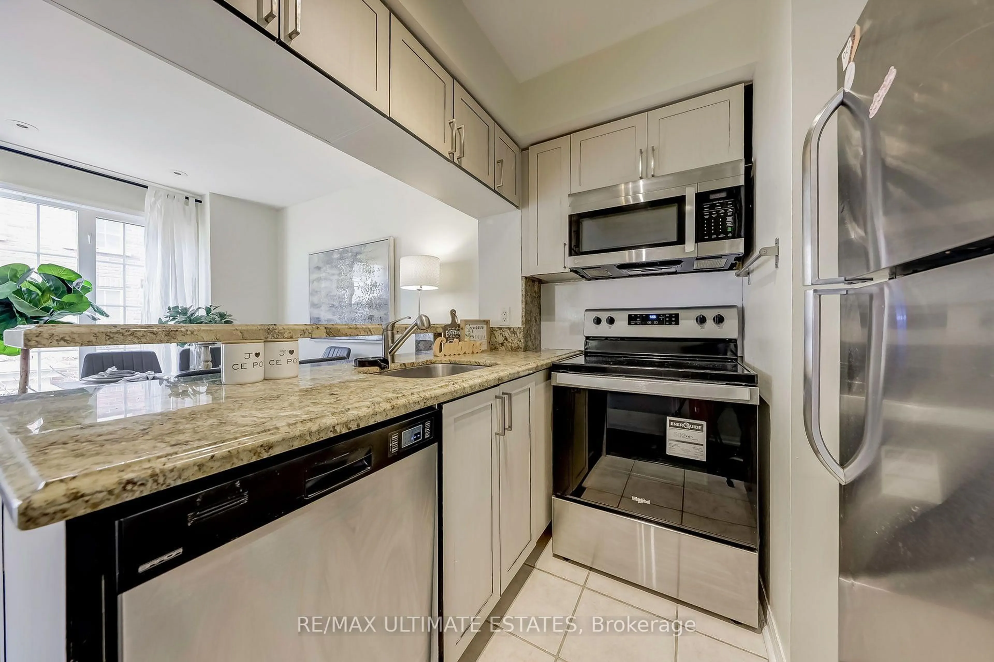 Standard kitchen, ceramic/tile floor for 3 Everson Dr #643, Toronto Ontario M2N 7C2