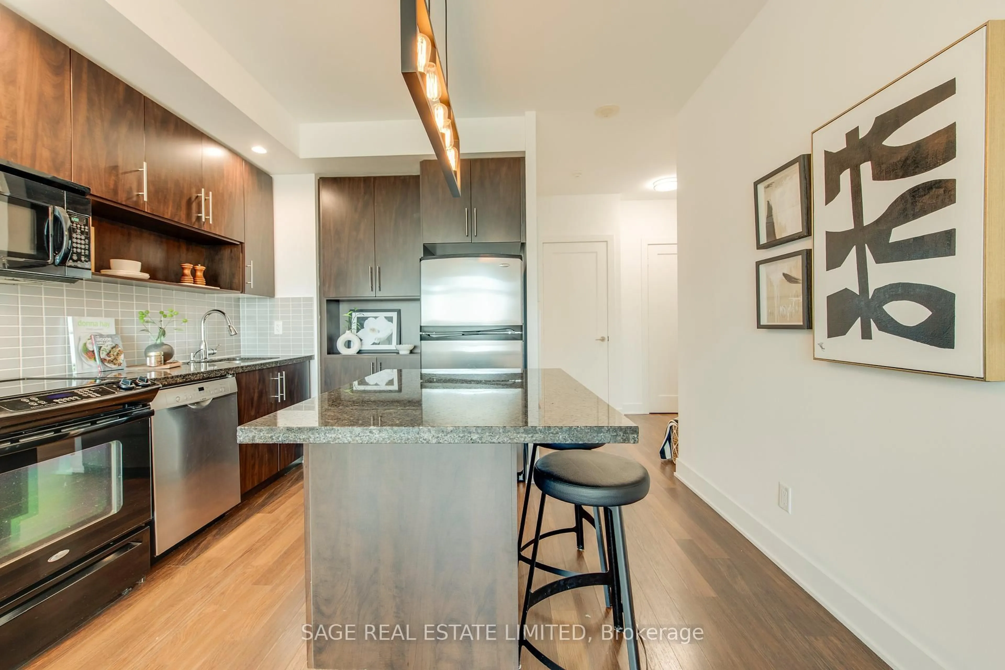 Open concept kitchen, unknown for 120 Homewood Ave #1508, Toronto Ontario M4Y 2J3