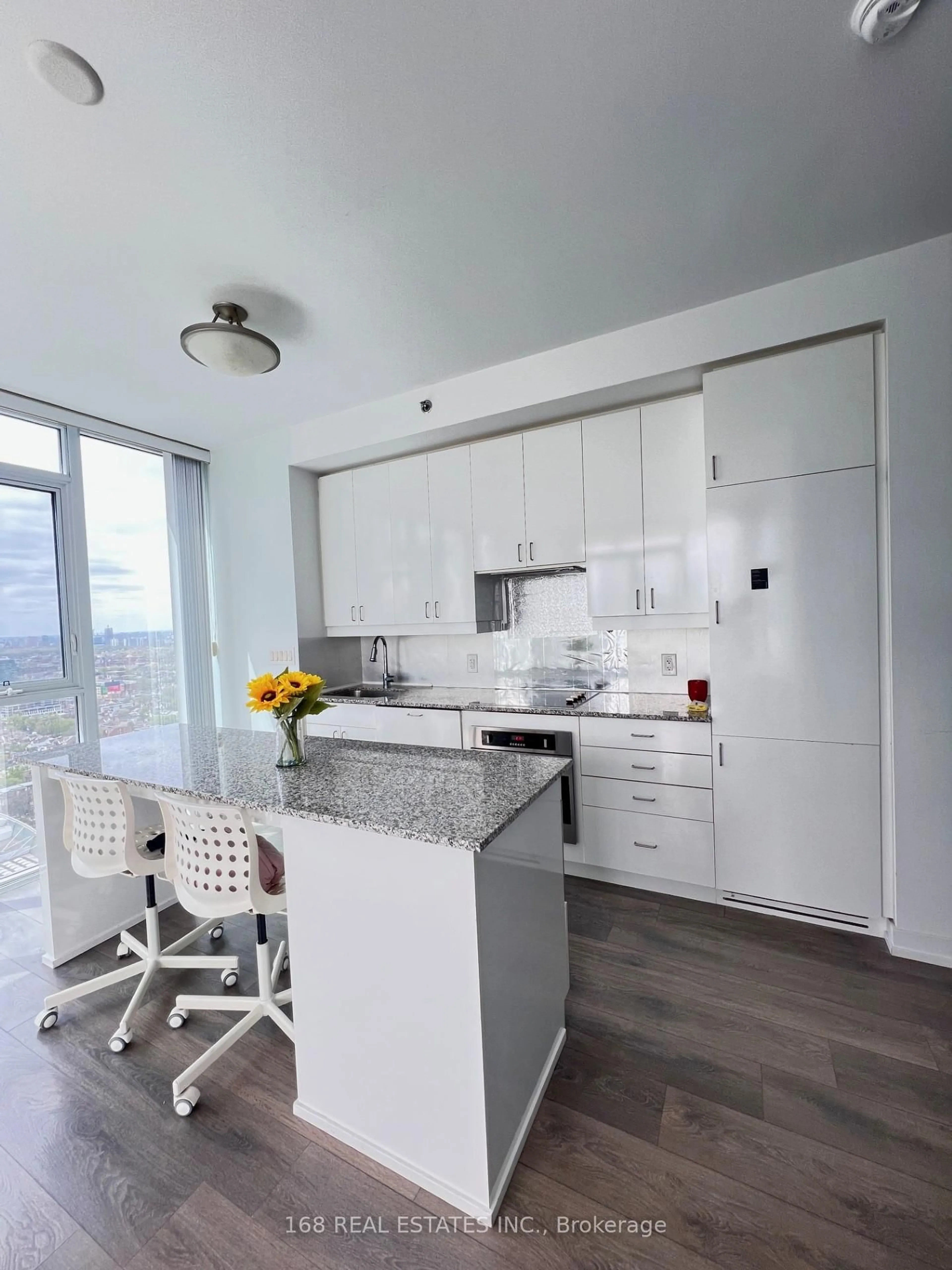 Contemporary kitchen, unknown for 426 University Ave #3503, Toronto Ontario M5G 1S9