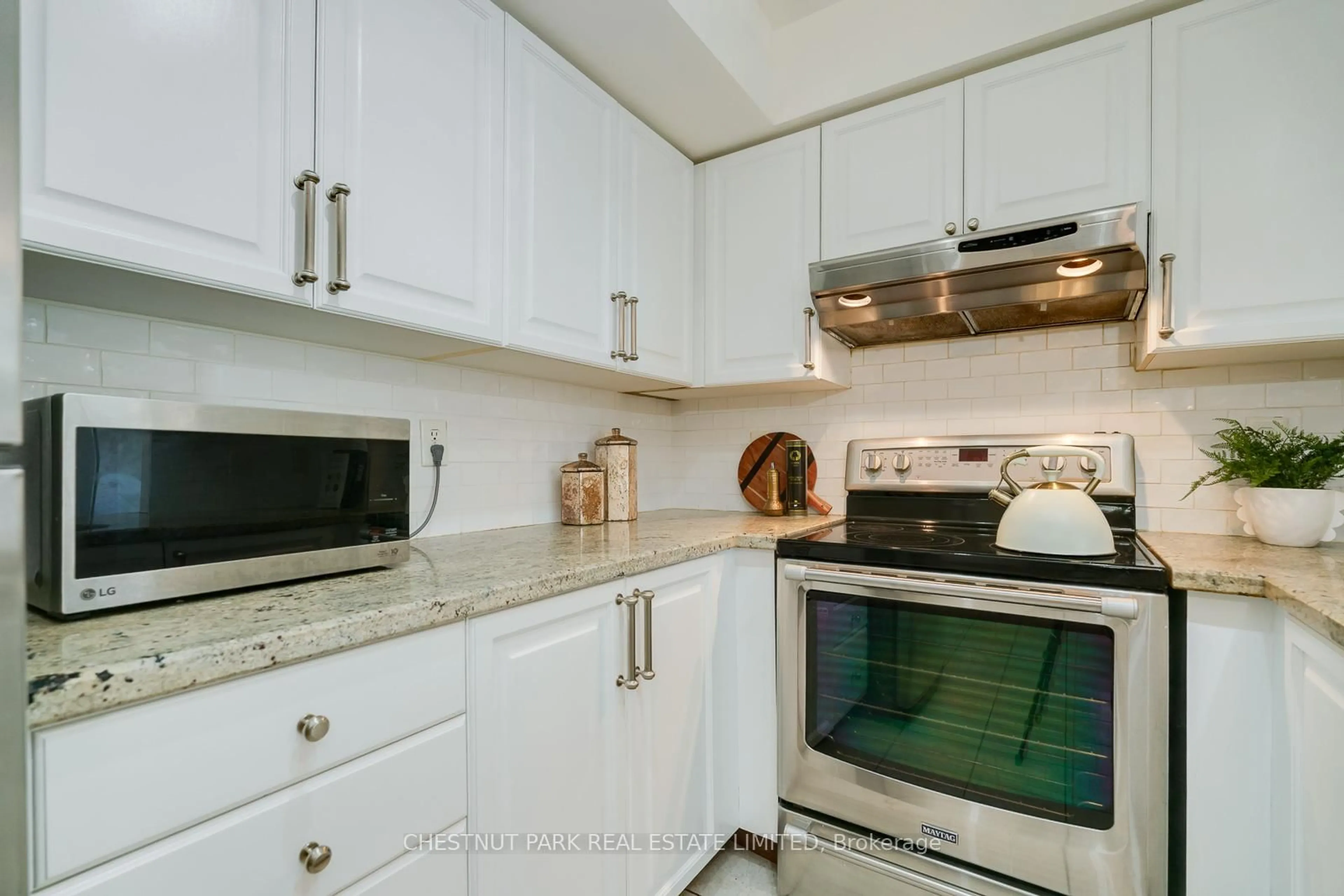 Standard kitchen, ceramic/tile floor for 300 Balliol St #404, Toronto Ontario M4S 3G6