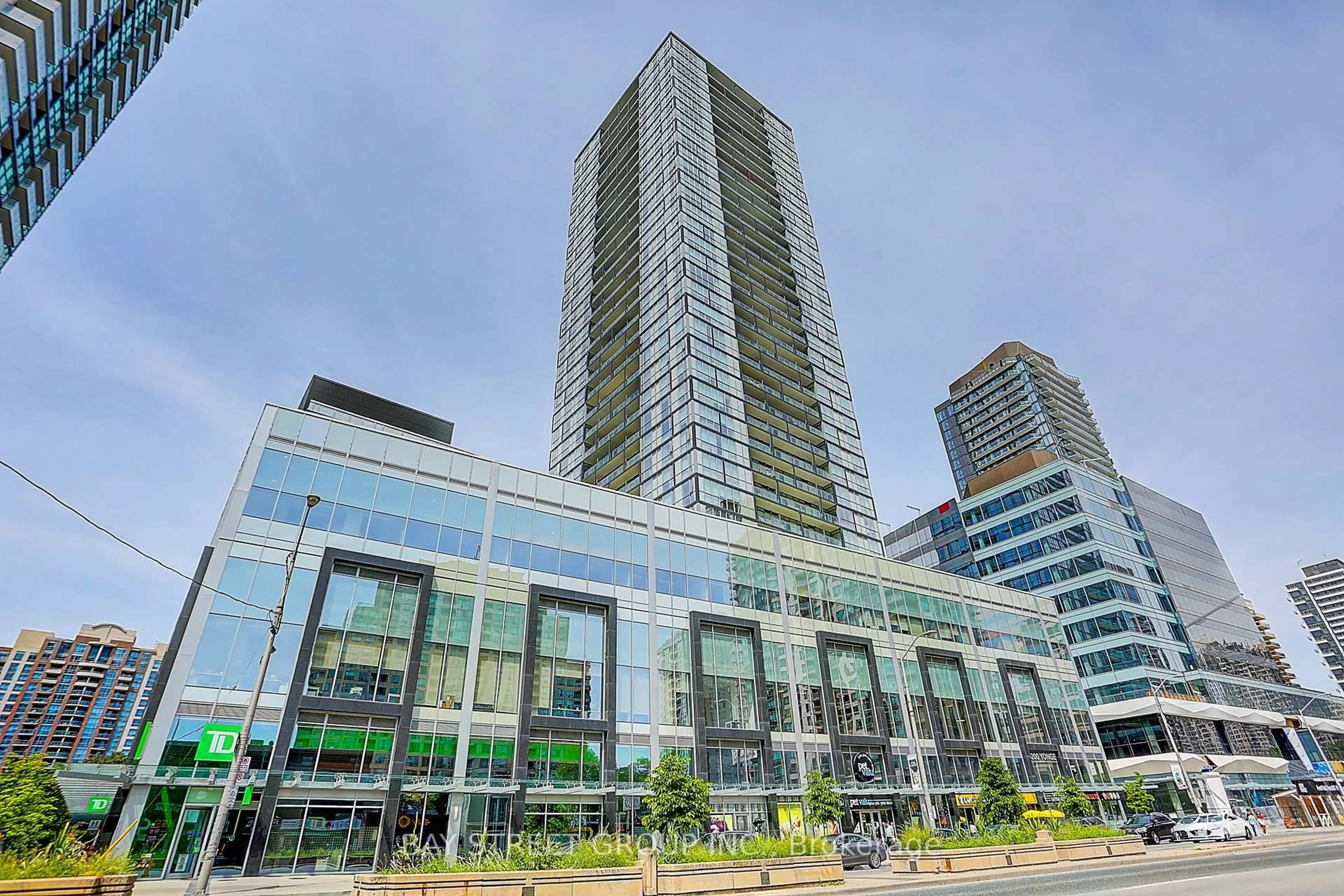 Indoor foyer for 5180 Yonge St #2904, Toronto Ontario M2N 0K5