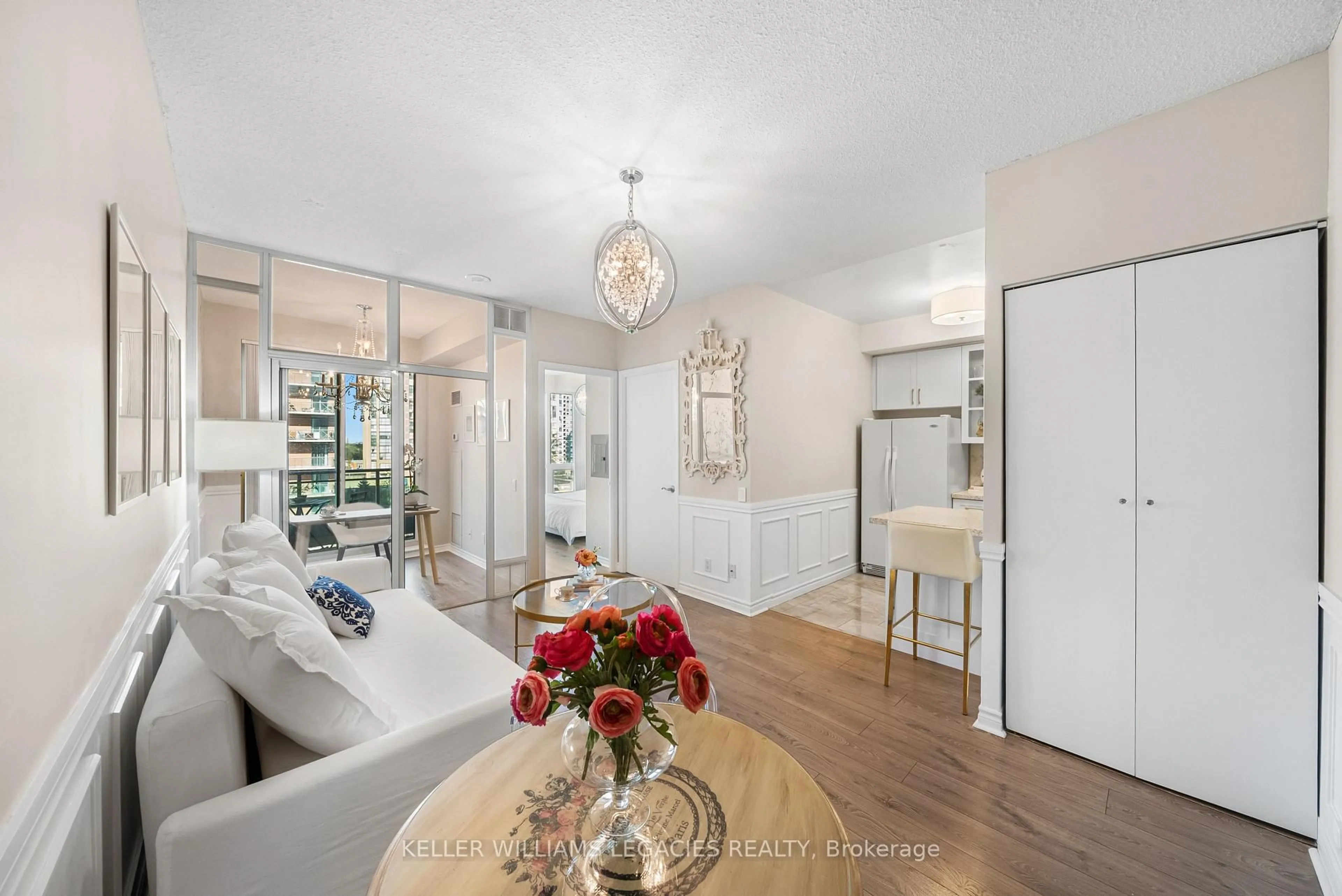 Indoor entryway for 60 Byng Ave #615, Toronto Ontario M2N 7K3