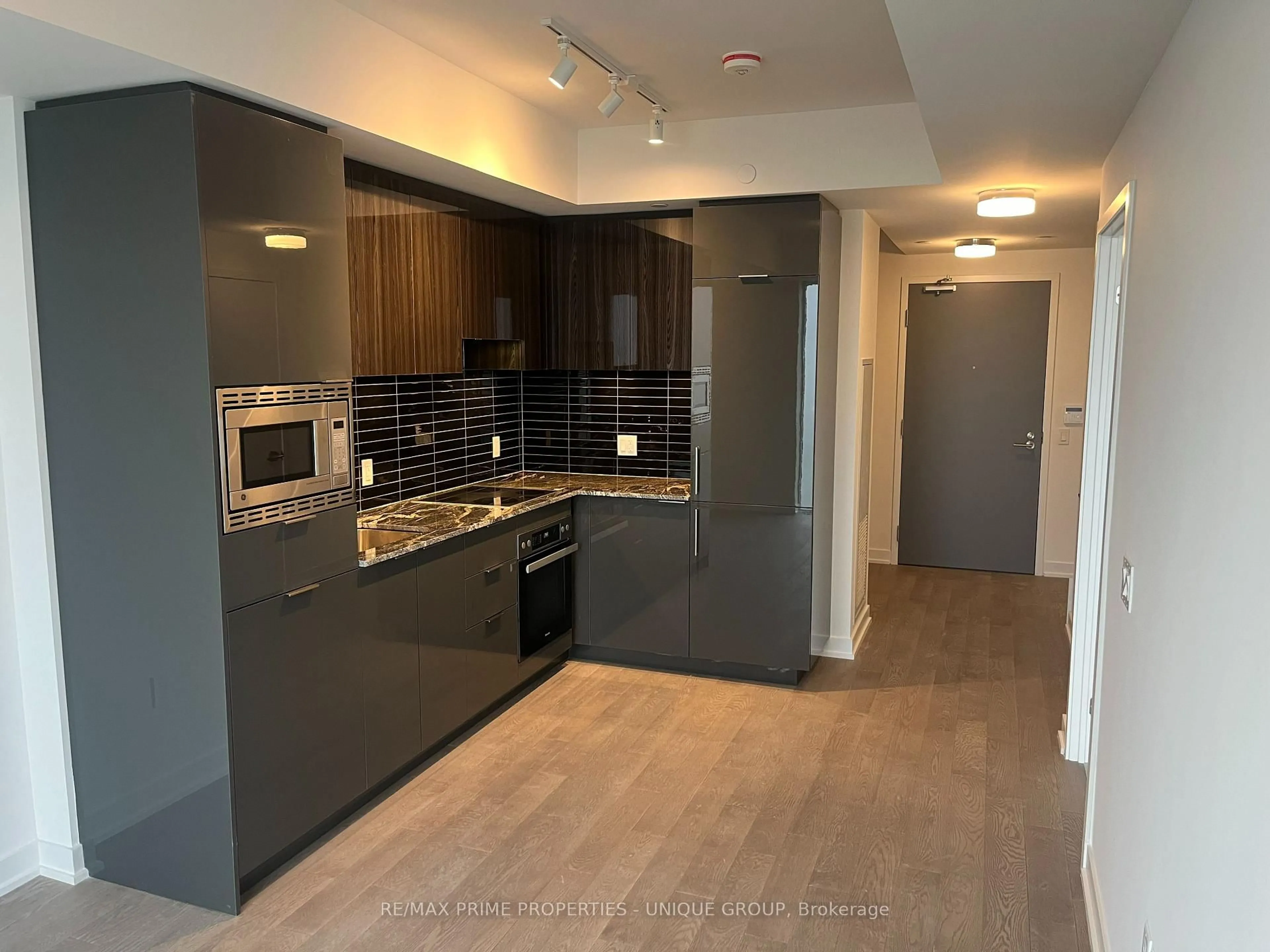 Standard kitchen, unknown for 50 O'Neill Rd #3103, Toronto Ontario M3C 0R1
