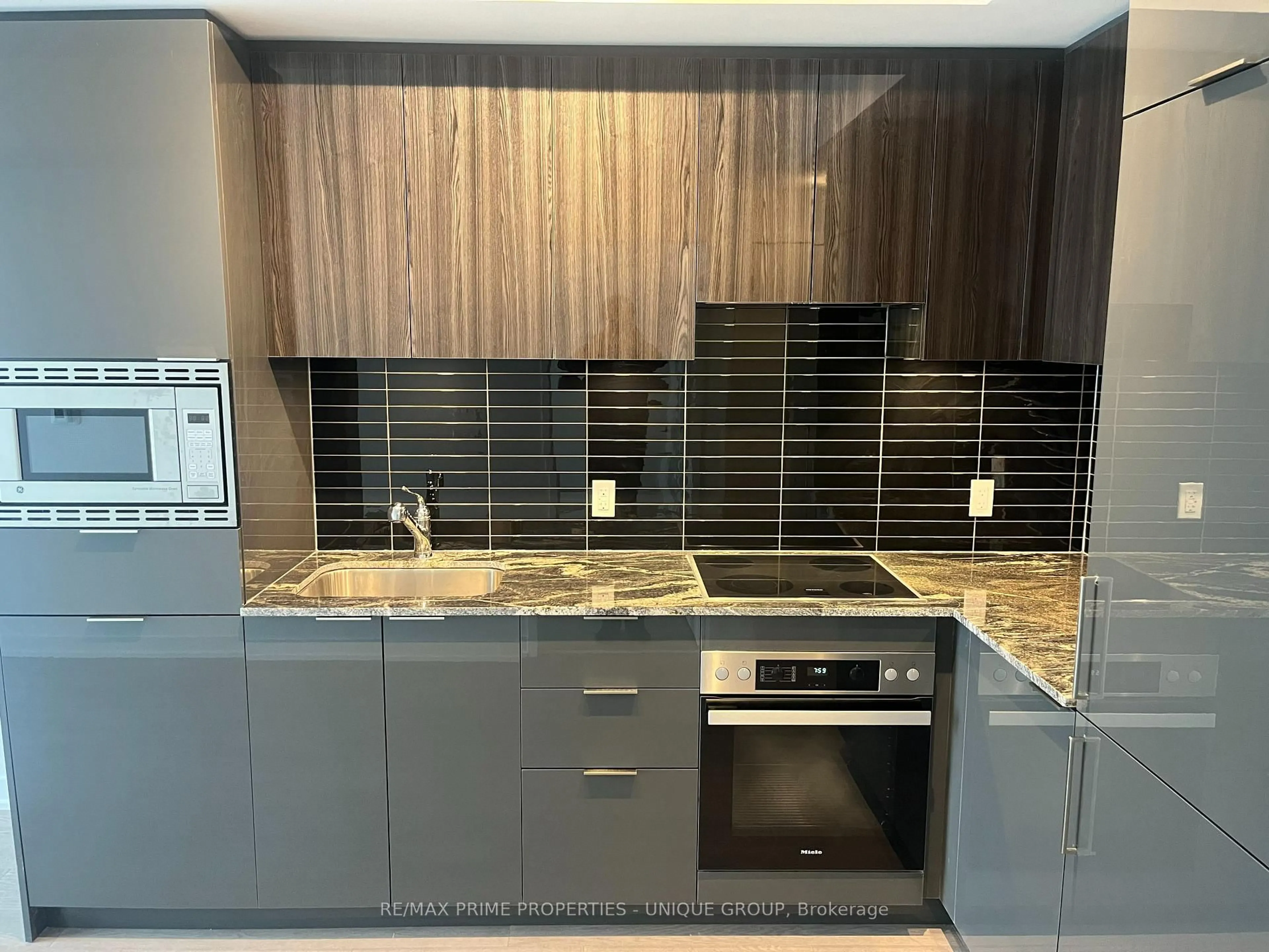 Standard kitchen, unknown for 50 O'Neill Rd #3103, Toronto Ontario M3C 0R1