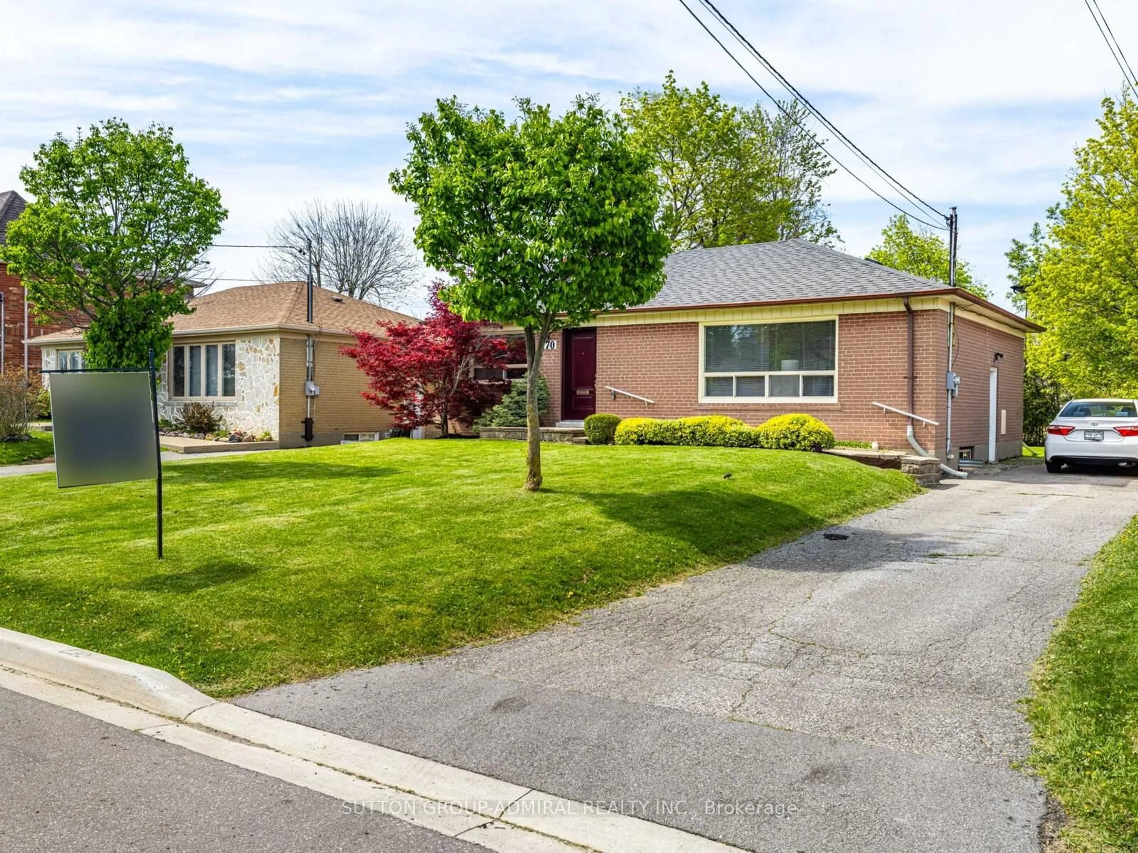 Home with brick exterior material, street for 270 Acton Ave, Toronto Ontario M3H 4J3