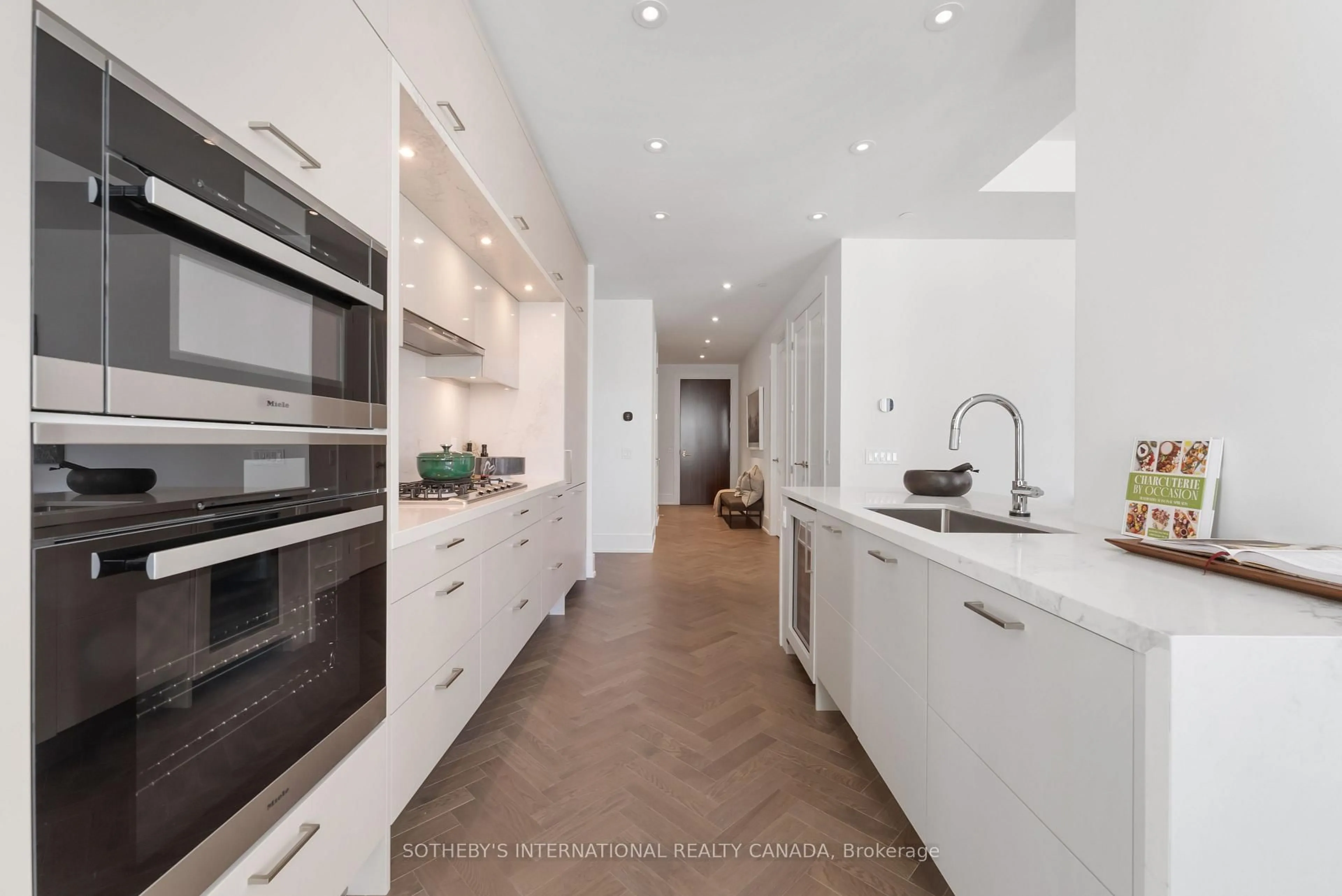 Contemporary kitchen, ceramic/tile floor for 455 Wellington St #1105, Toronto Ontario M5V 0V8