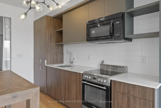 Additional property image - 6 Parkwood Ave Unit 310