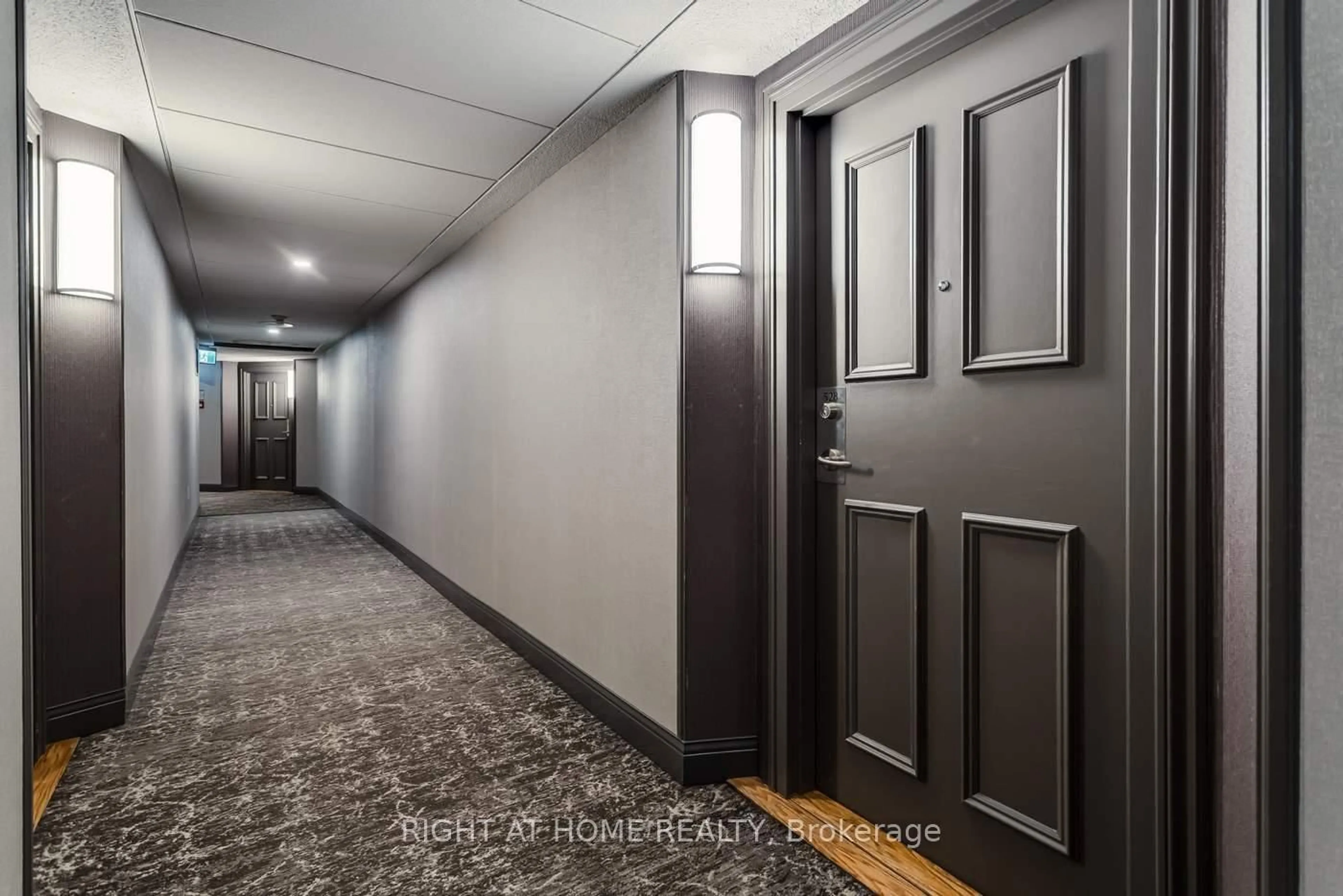 Indoor foyer for 255 The Donway Way #528, Toronto Ontario M3B 3M3