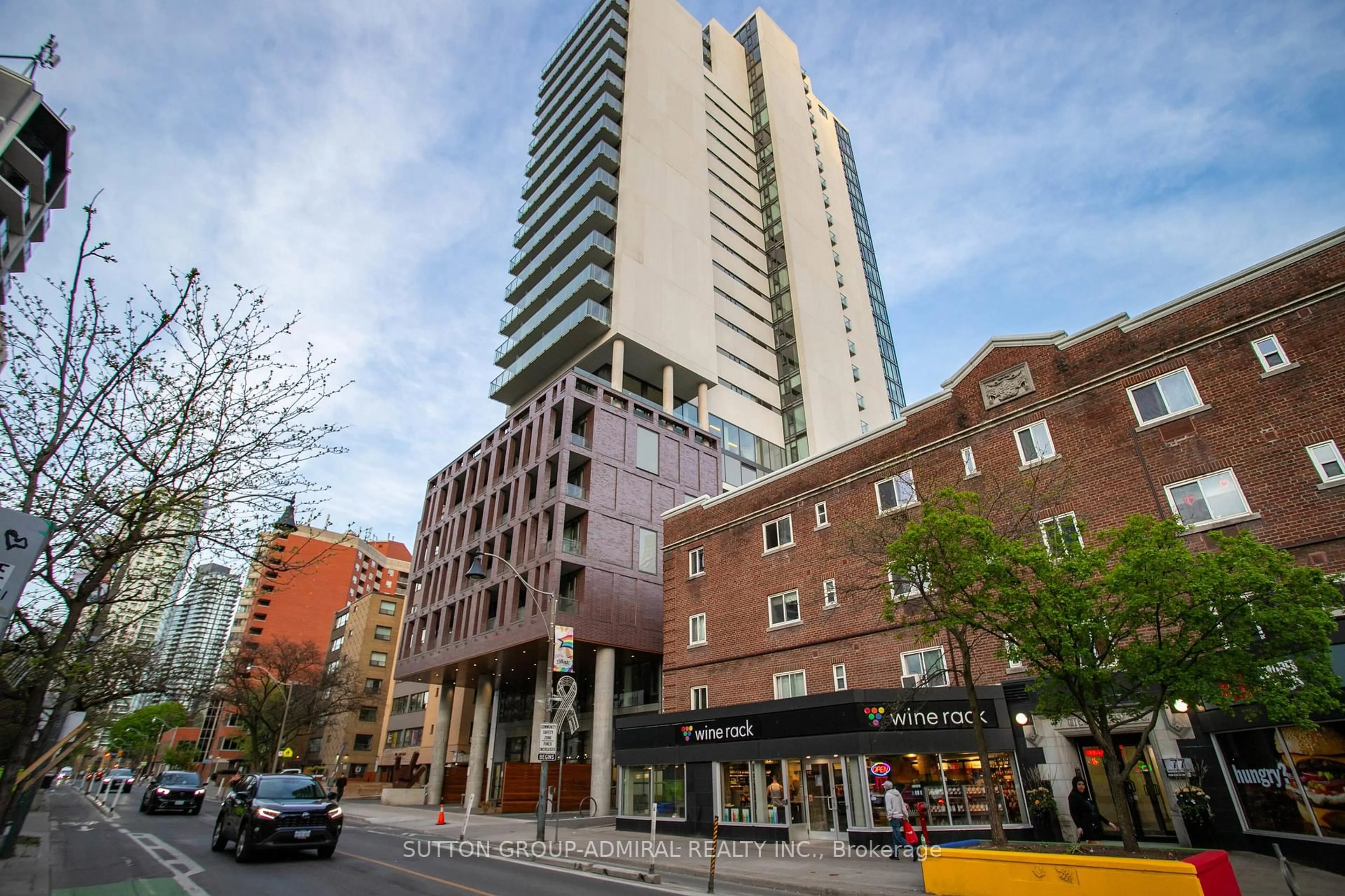 Patio, building for 81 Wellesley St #2104, Toronto Ontario M4Y 0C5