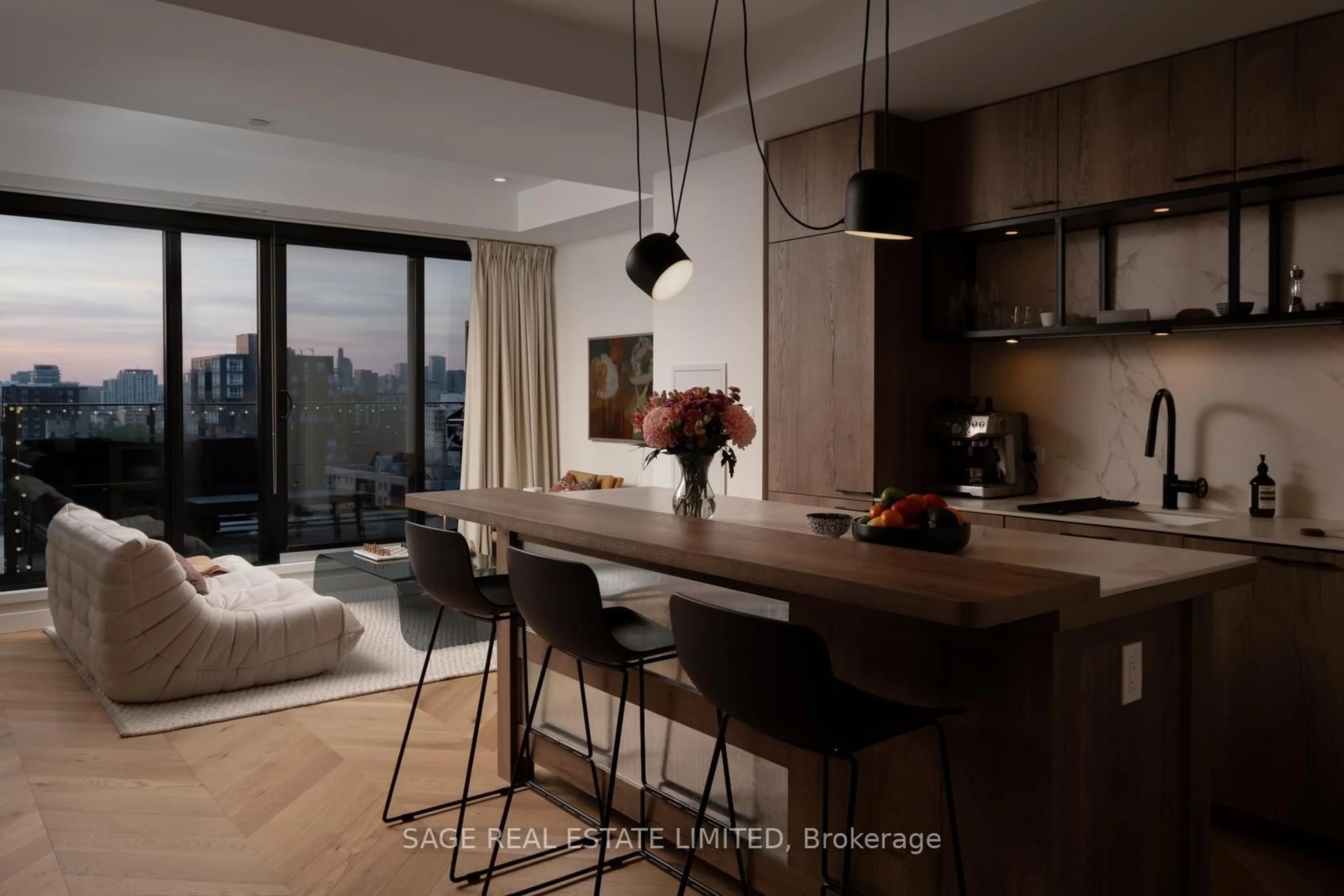 Open concept kitchen, wood/laminate floor for 505 Richmond St #1115, Toronto Ontario M5V 0P4
