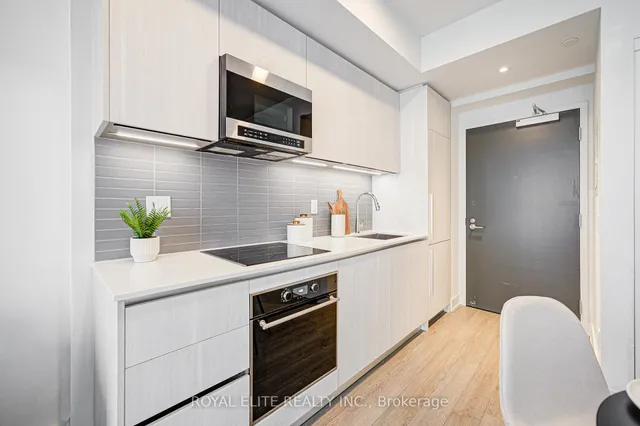 Additional property image - 8 Cumberland St Unit 809