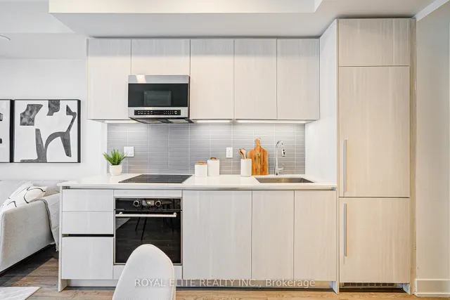 Additional property image - 8 Cumberland St Unit 809