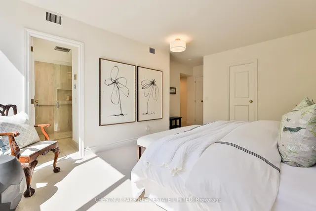 Additional property image - 2 Lynwood Ave Unit 201