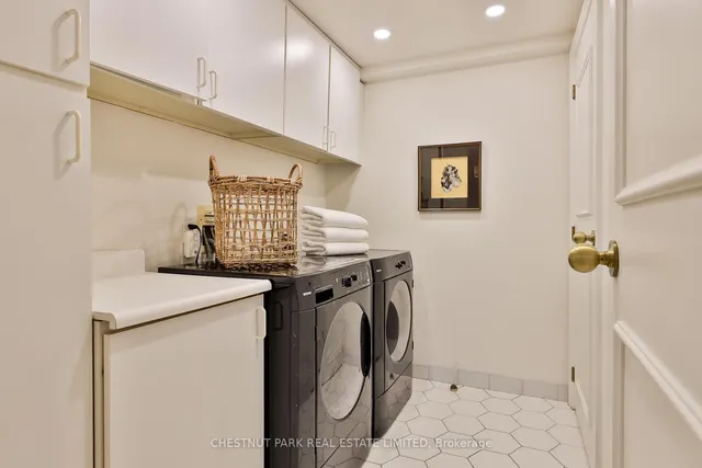 Additional property image - 2 Lynwood Ave Unit 201