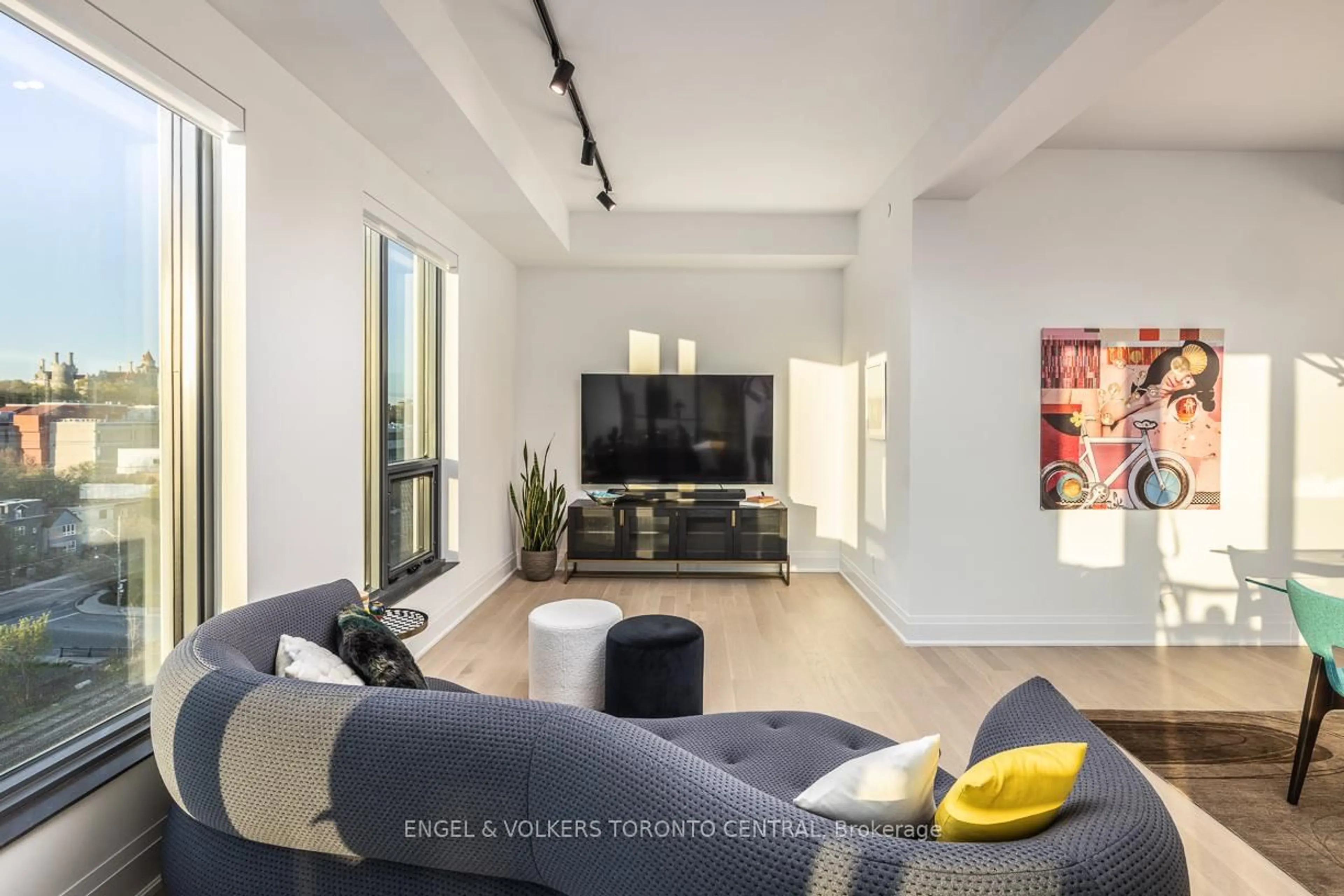 Living room with furniture, unknown for 280 Howland Ave #GPH26, Toronto Ontario M5R 0C3
