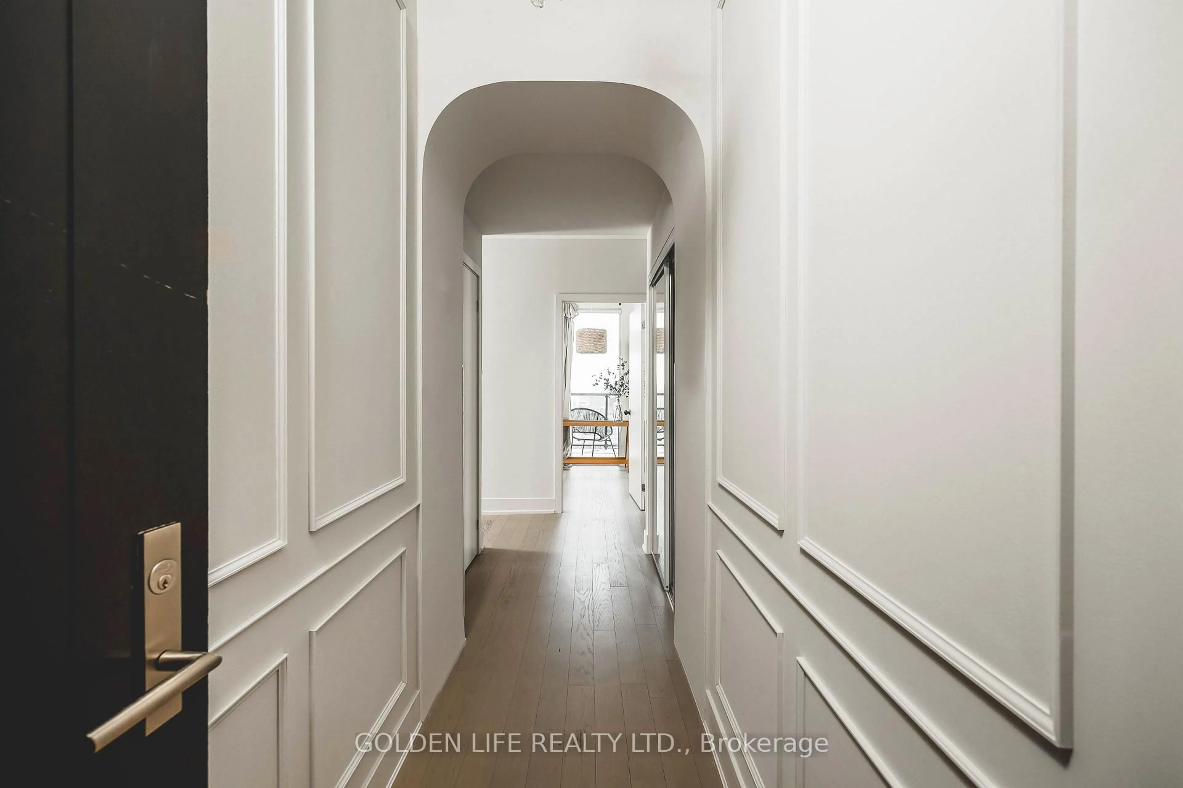 Indoor entryway for 955 Bay St #4007, Toronto Ontario M5S 0C6