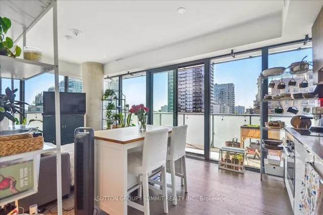 Additional property image - 161 Roehampton Ave Unit 1010