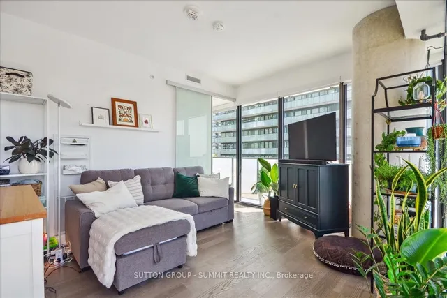 Additional property image - 161 Roehampton Ave Unit 1010