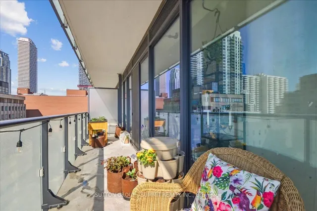 Additional property image - 161 Roehampton Ave Unit 1010