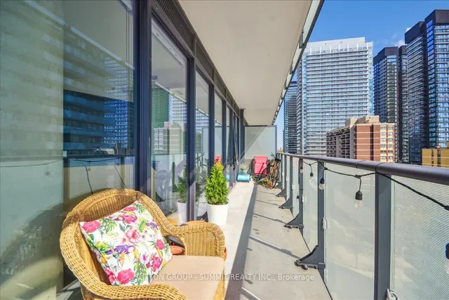 Additional property image - 161 Roehampton Ave Unit 1010