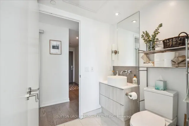 Additional property image - 161 Roehampton Ave Unit 1010