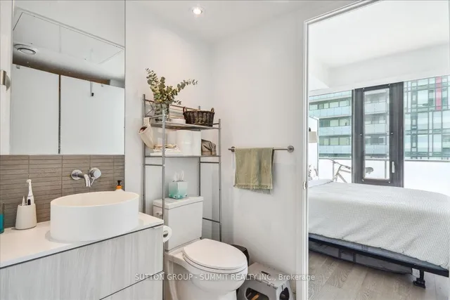 Additional property image - 161 Roehampton Ave Unit 1010