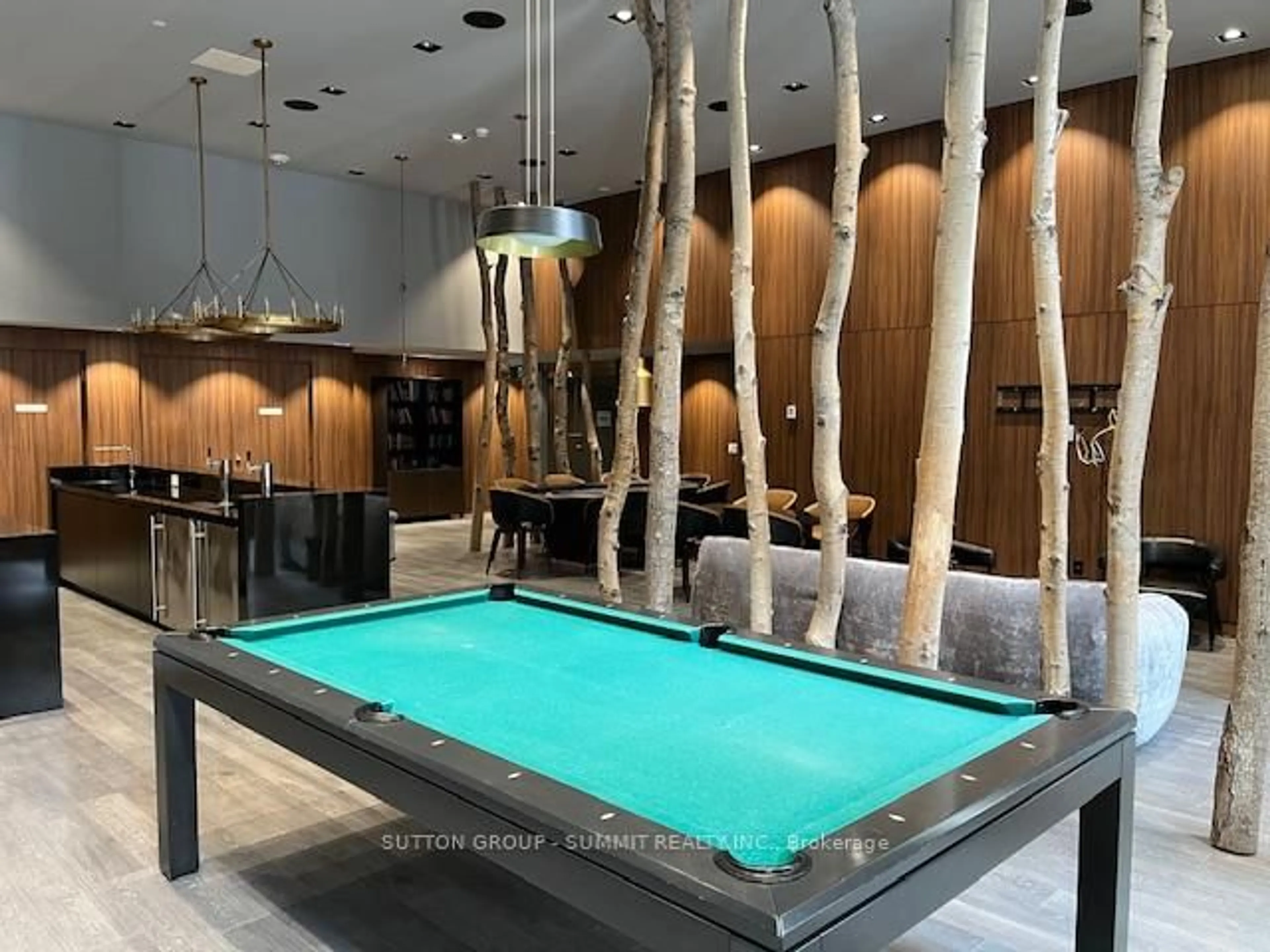 Pool for 161 Roehampton Ave #1010, Toronto Ontario M4P 1P9