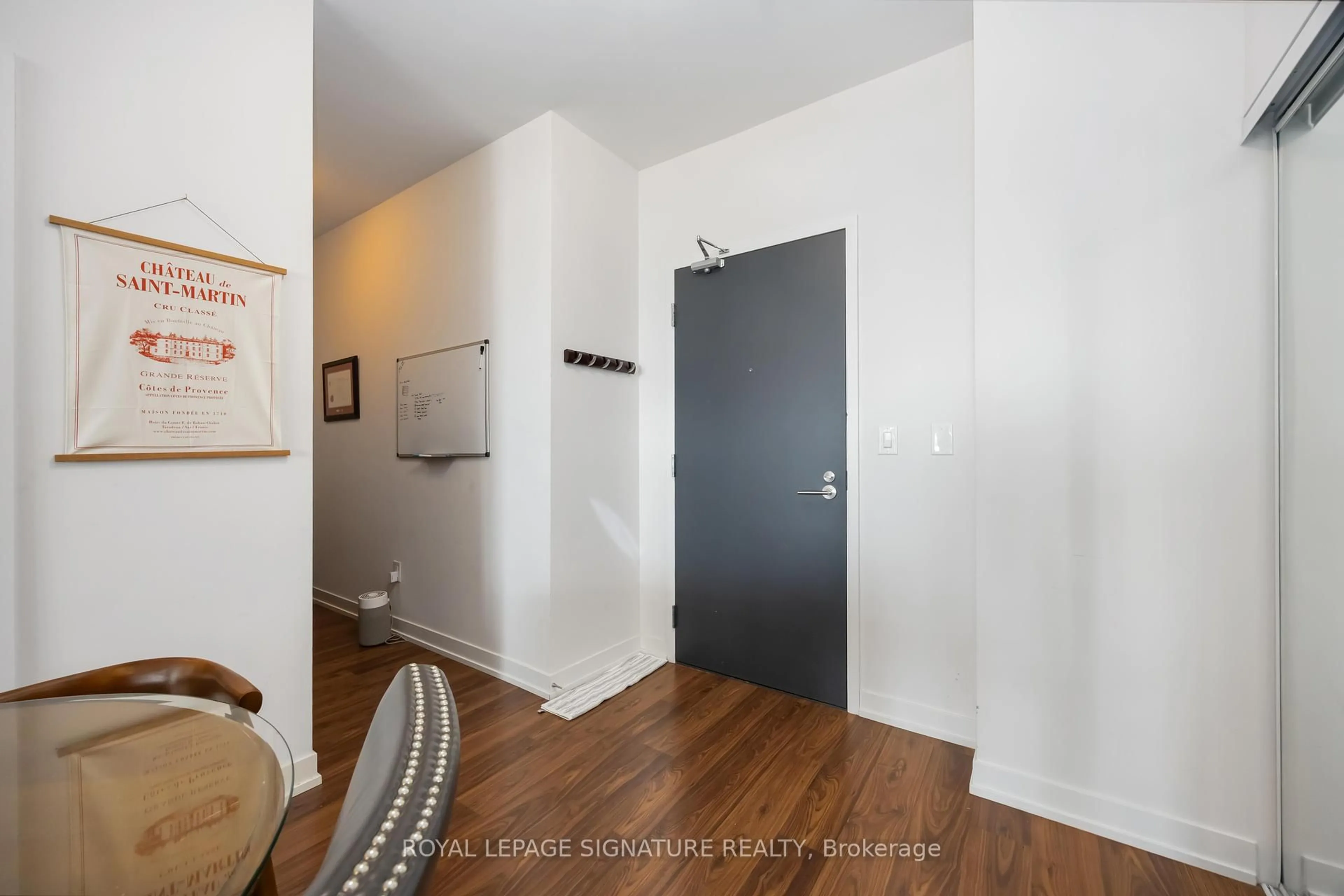 Indoor entryway for 105 George St #2006, Toronto Ontario M5A 2N4