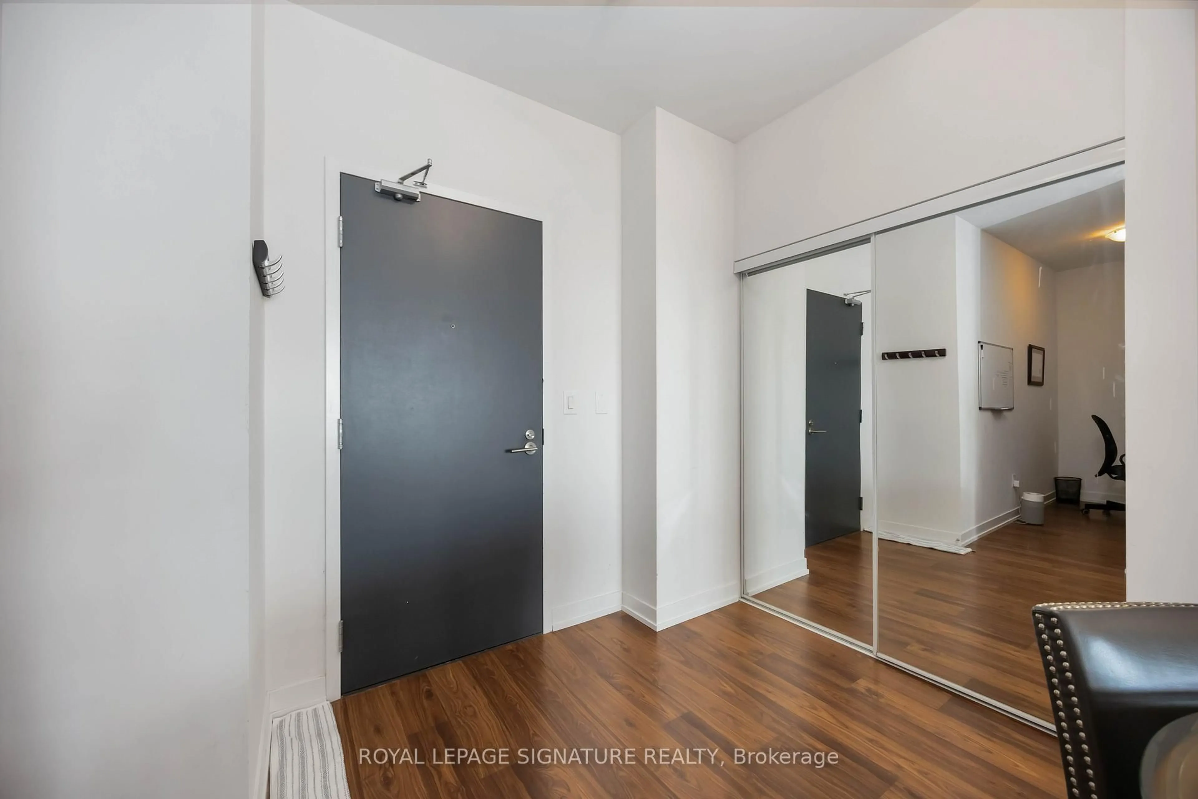 Unknown for 105 George St #2006, Toronto Ontario M5A 2N4