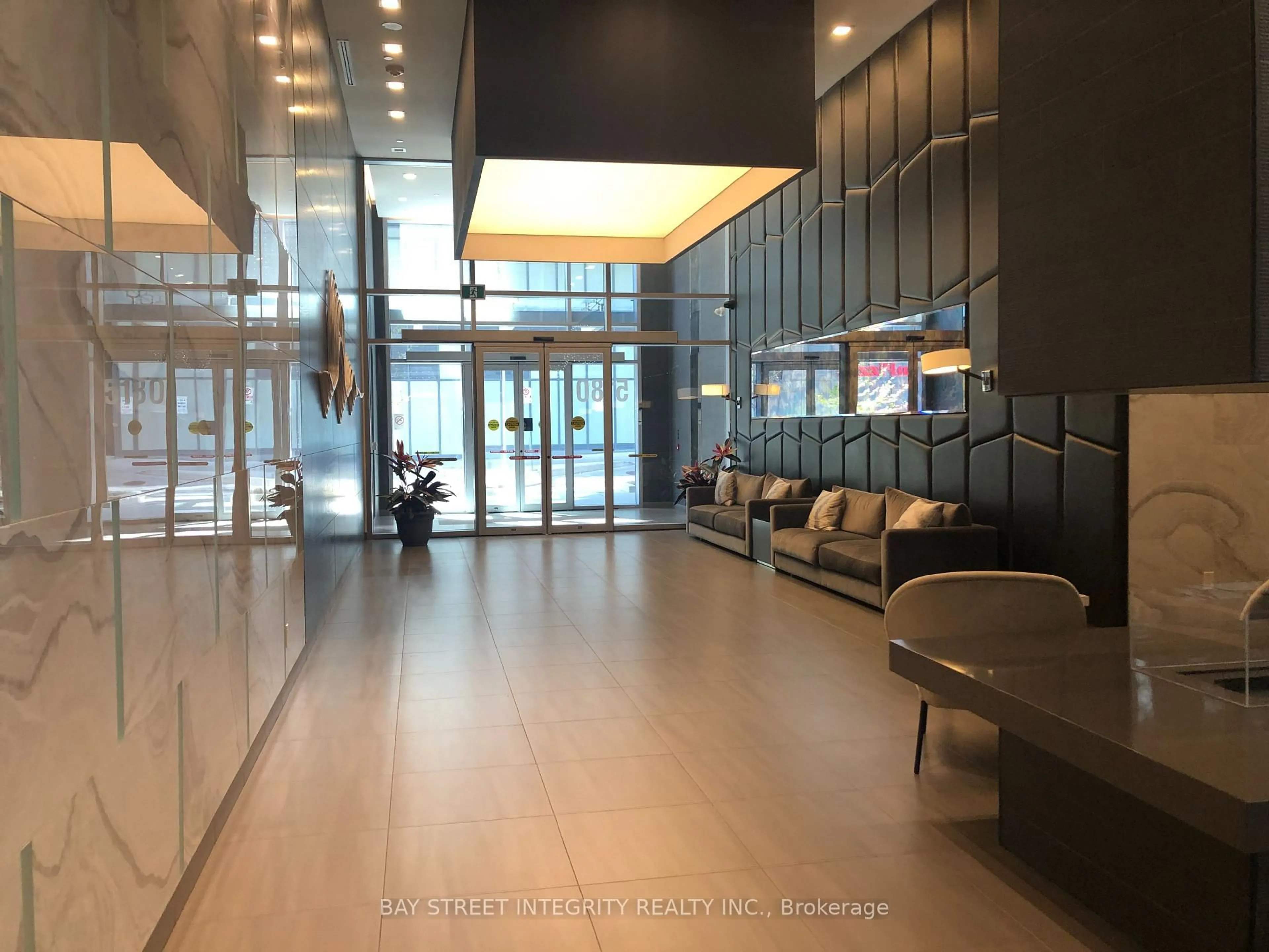 Indoor foyer for 5180 Yonge St #2206, Toronto Ontario M2N 0K5