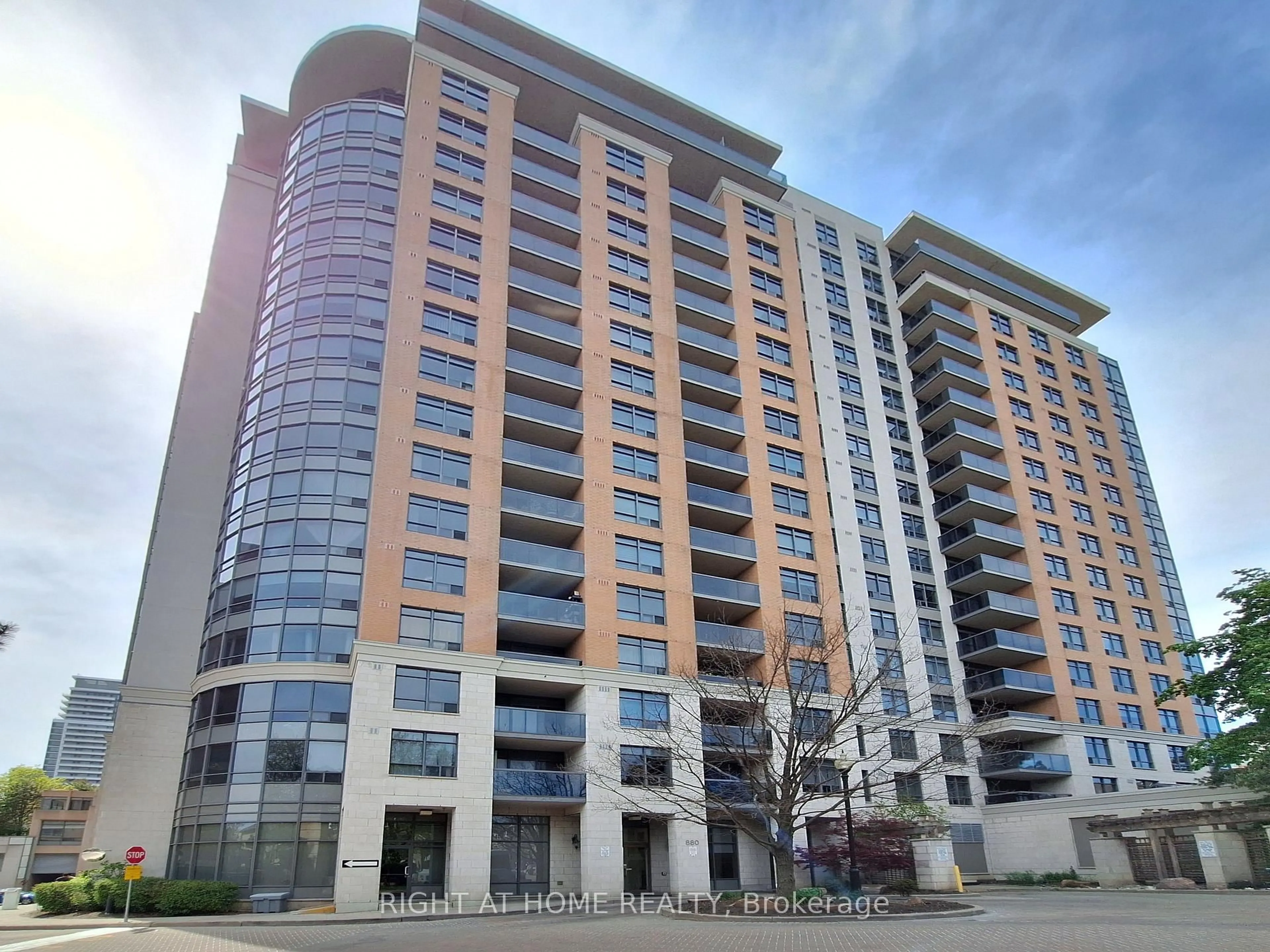 Unknown for 880 Grandview Way #606, Toronto Ontario M2N 7B2