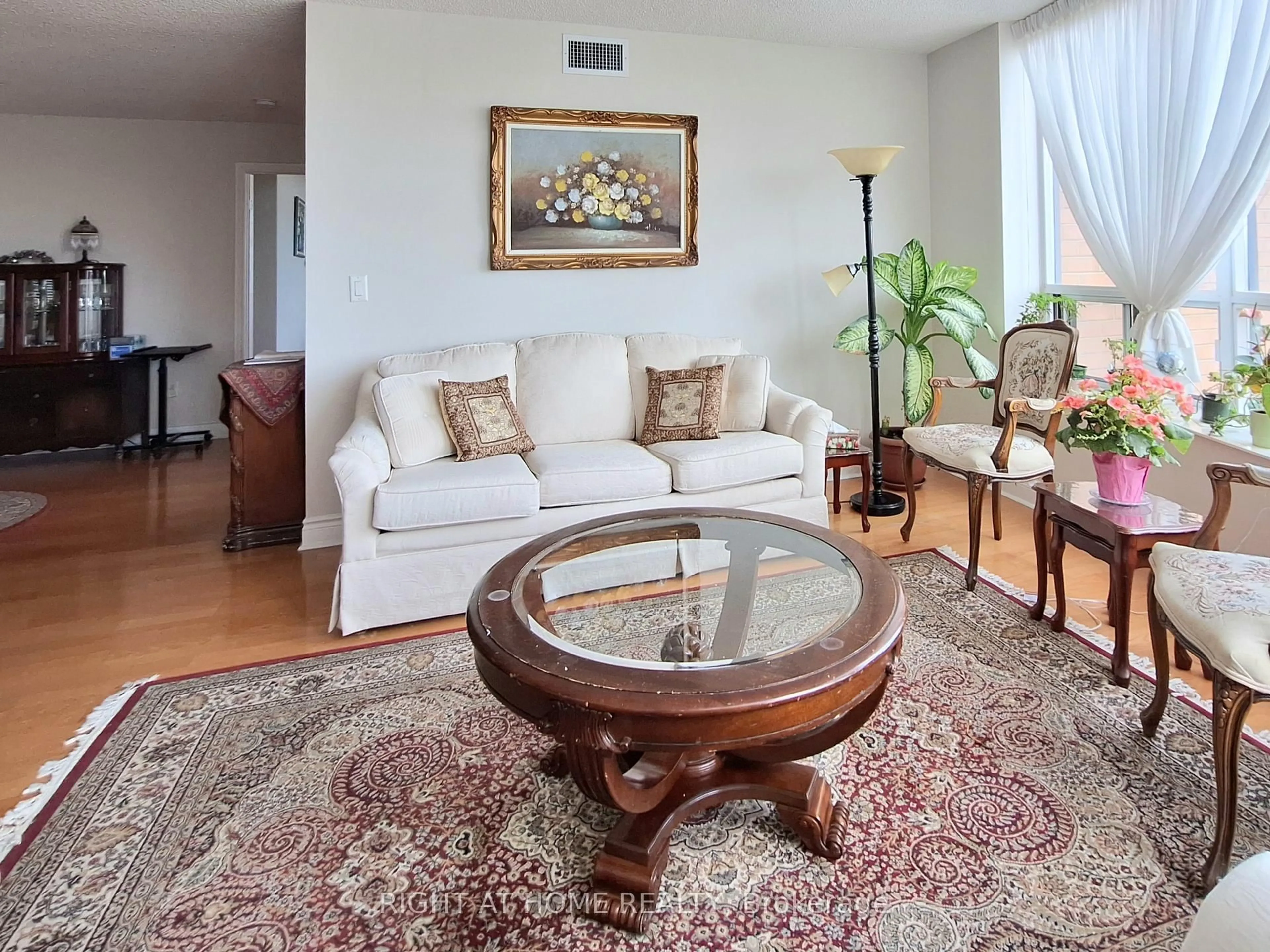 Living room with furniture, unknown for 880 Grandview Way #606, Toronto Ontario M2N 7B2