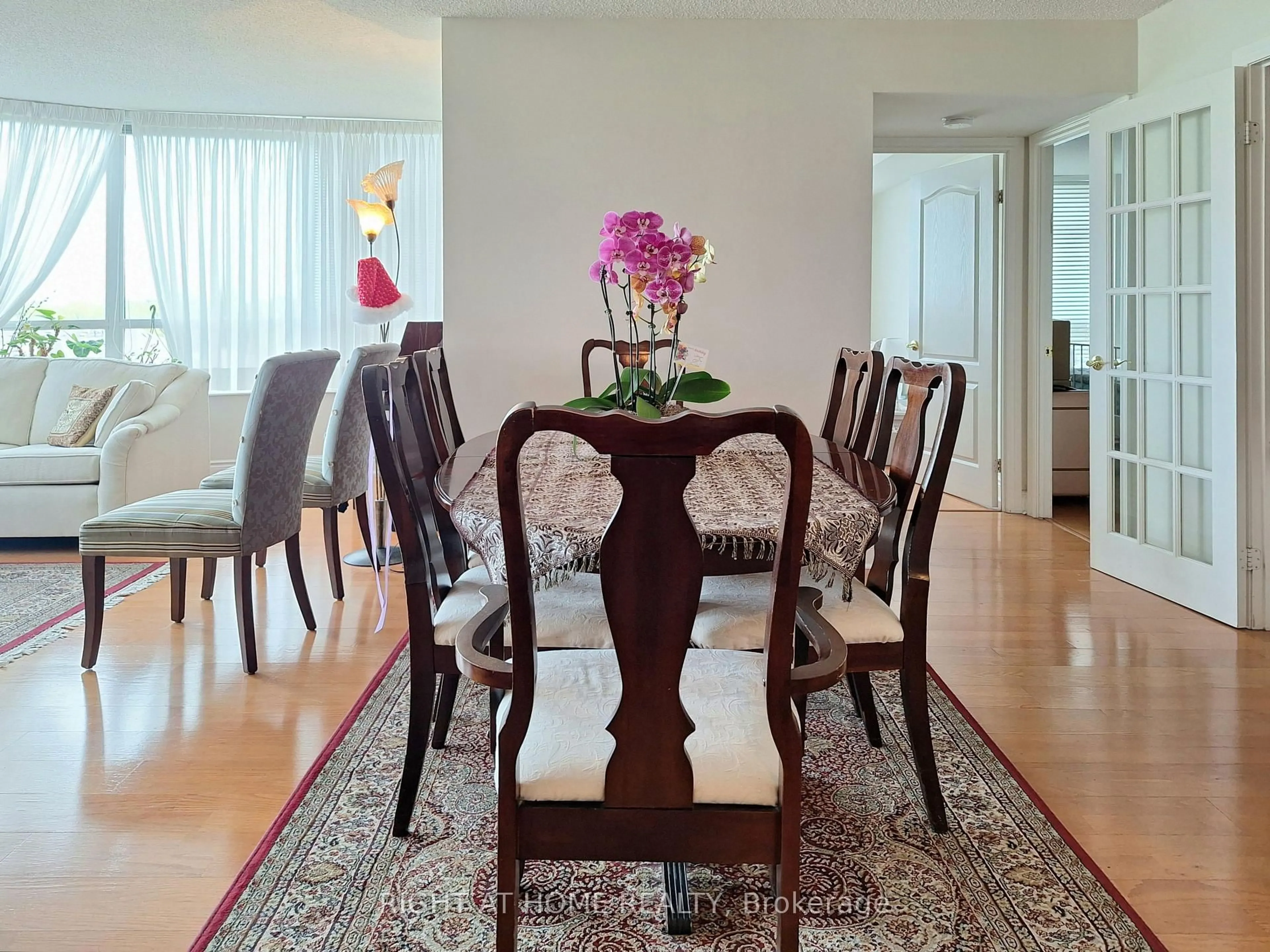 Dining room, wood/laminate floor for 880 Grandview Way #606, Toronto Ontario M2N 7B2