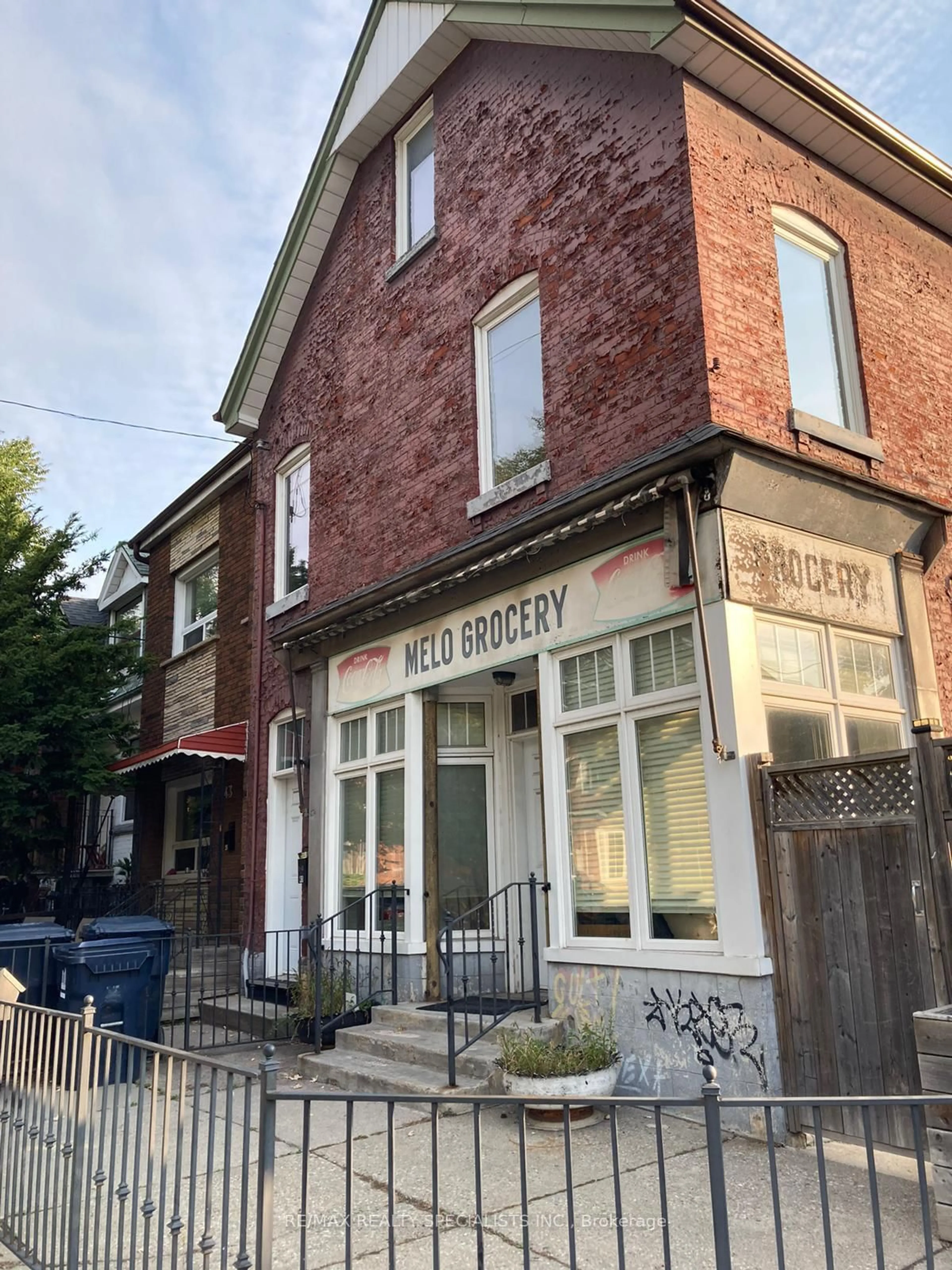 Unknown for 41 Claremont St, Toronto Ontario M6J 2M7